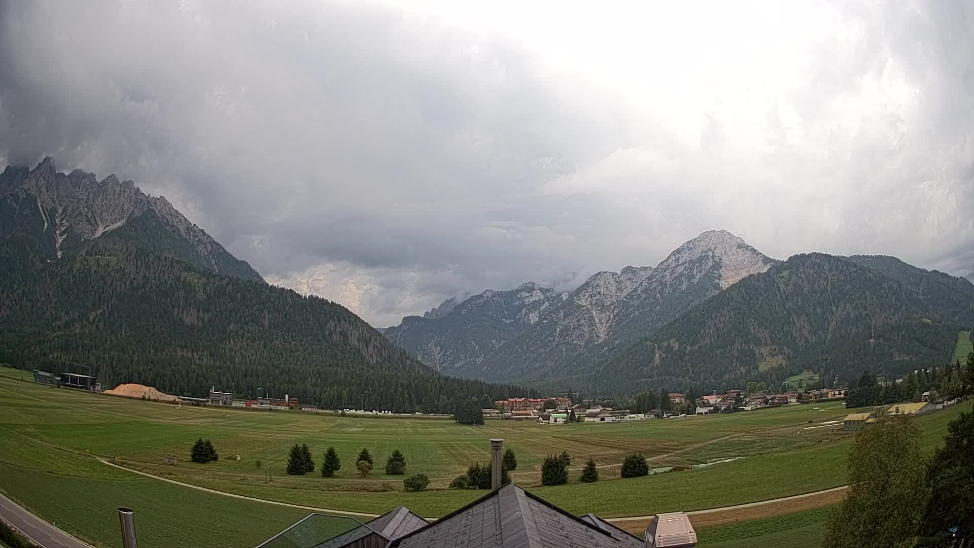 Webcam Toblach Dolomites – View from Hotel Rosengarten