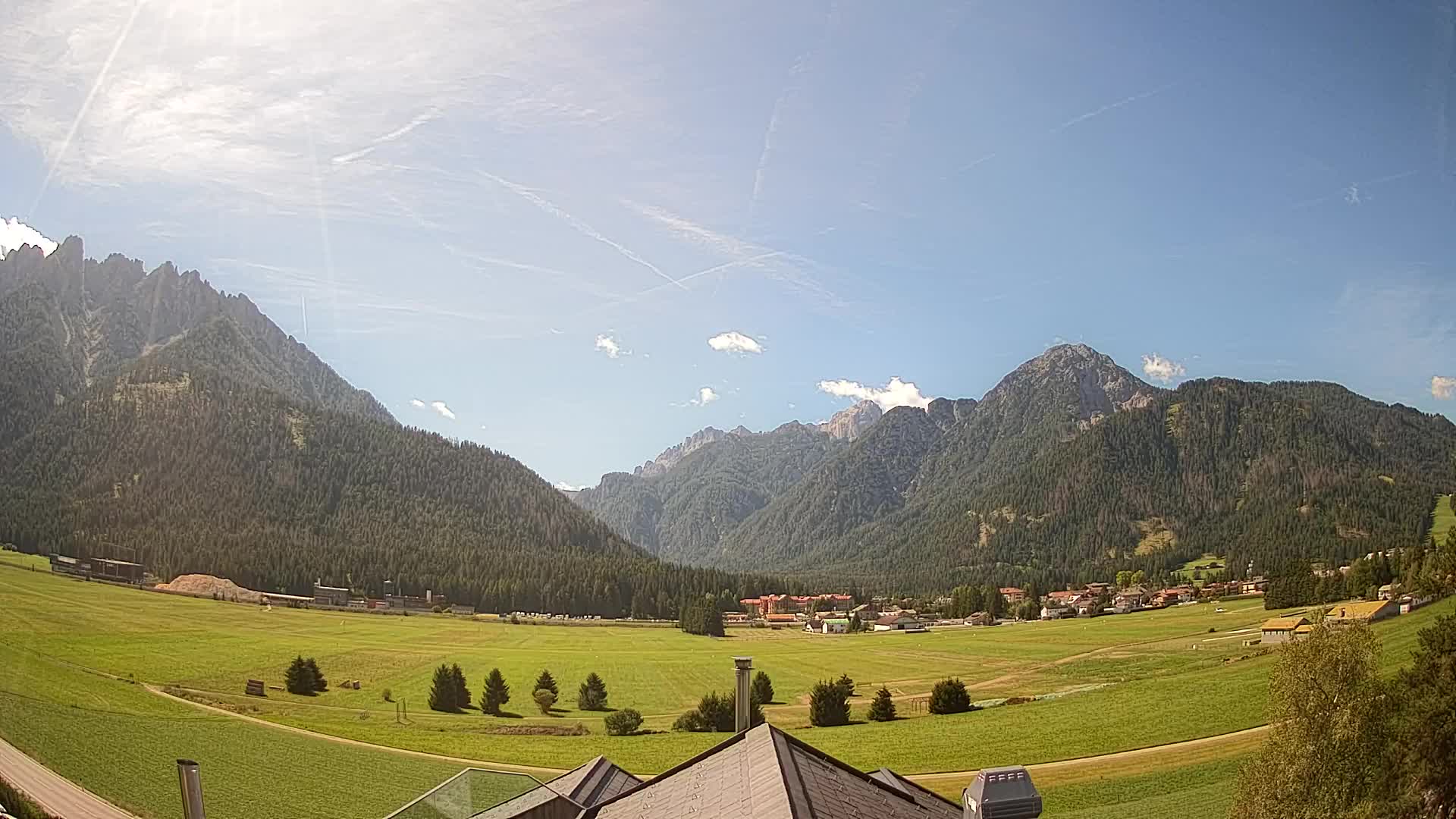 Web kamera Toblach Dolomiti – Pogled s Hotela Rosengarten