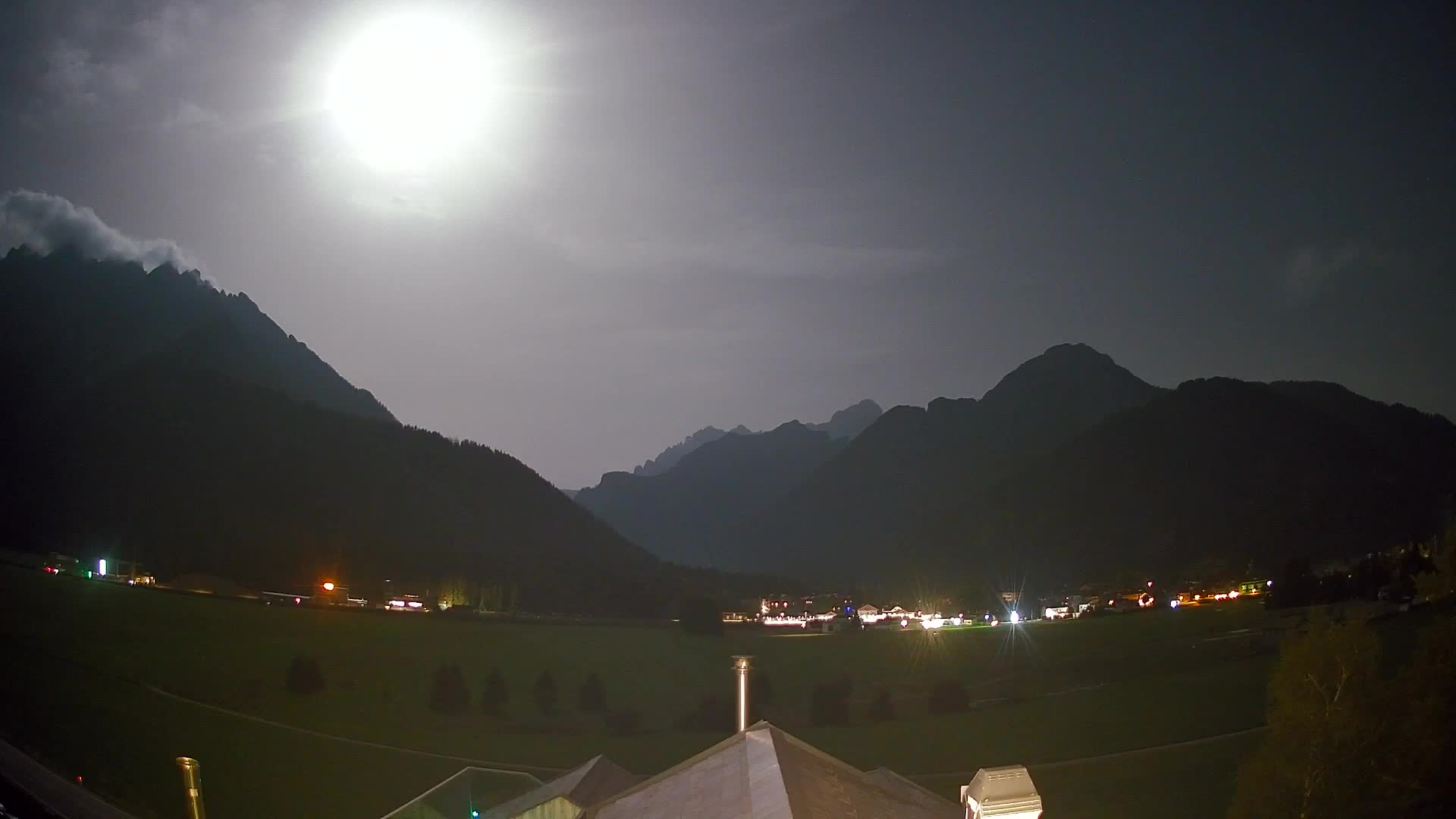 Spletna kamera Toblach Dolomiti – Pogled iz hotela Rosengarten