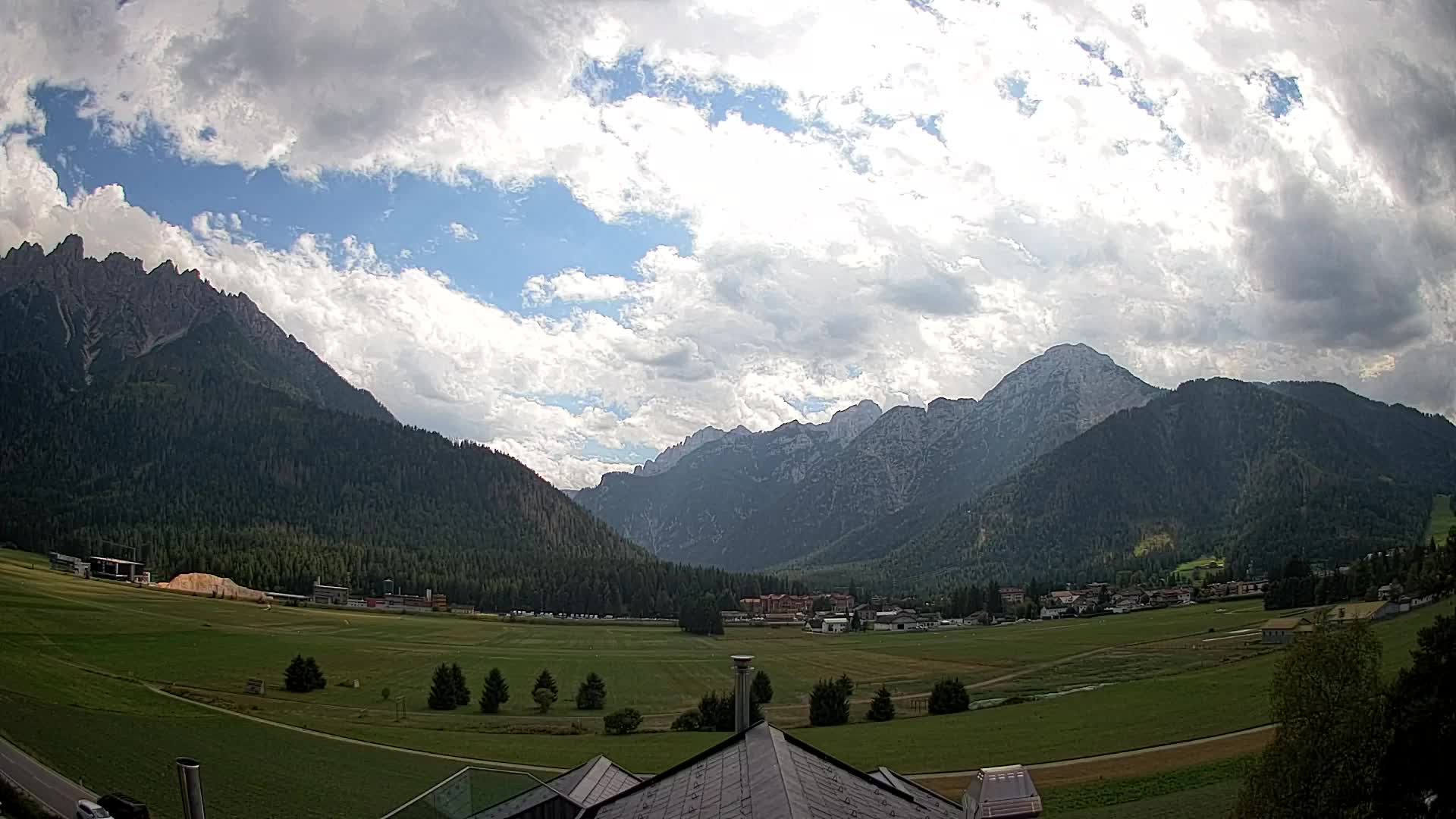 Webcam Toblach Dolomites – View from Hotel Rosengarten