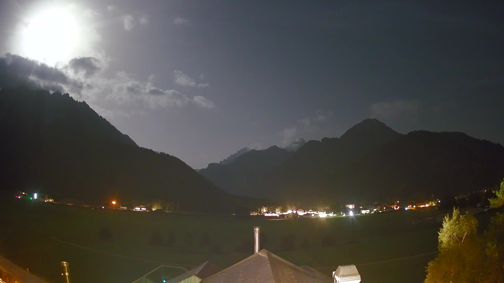 Web kamera Toblach Dolomiti – Pogled s Hotela Rosengarten