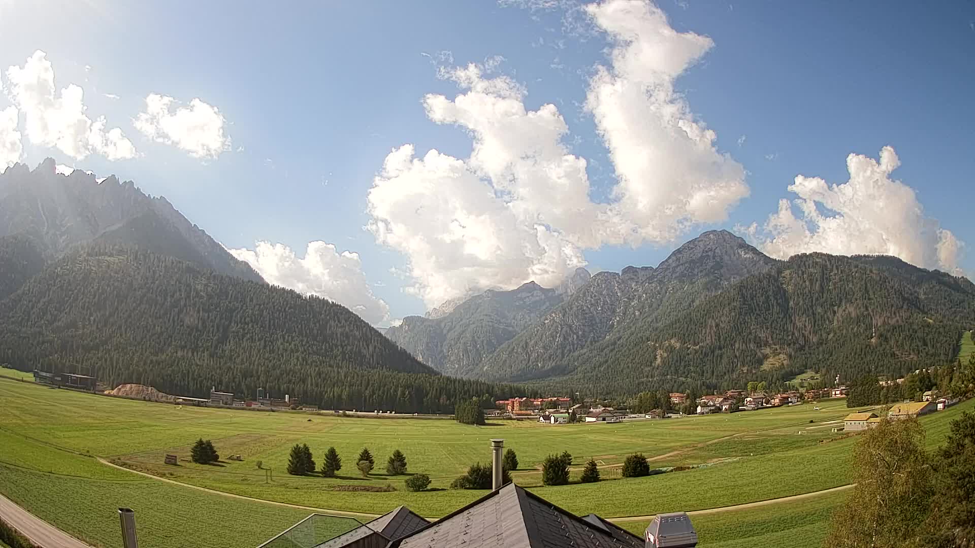 Webcam Toblach Dolomites – View from Hotel Rosengarten