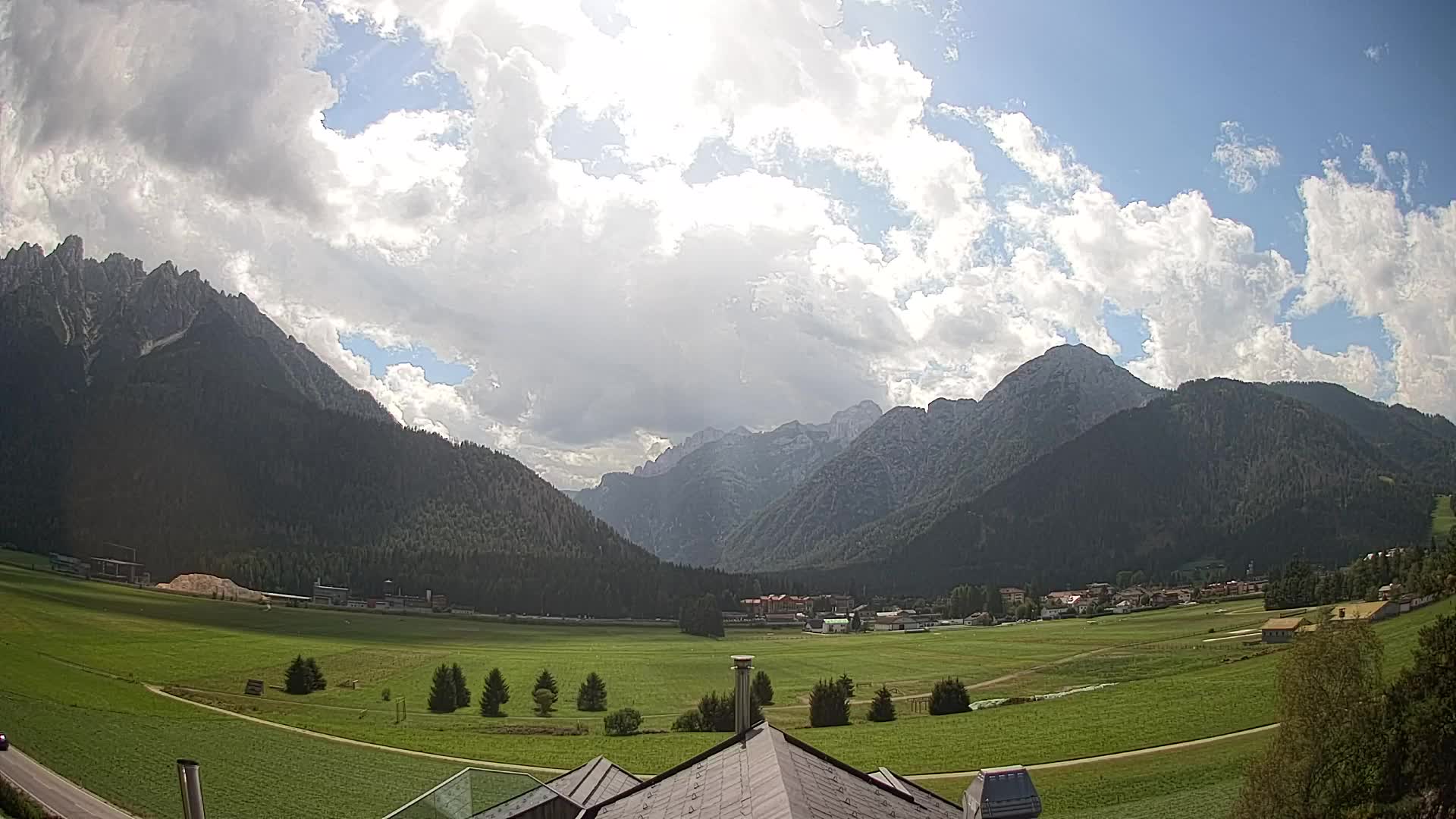 Webcam Toblach Dolomites – View from Hotel Rosengarten