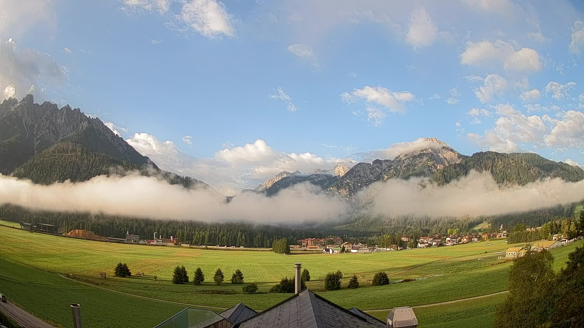 Spletna kamera Toblach Dolomiti – Pogled iz hotela Rosengarten