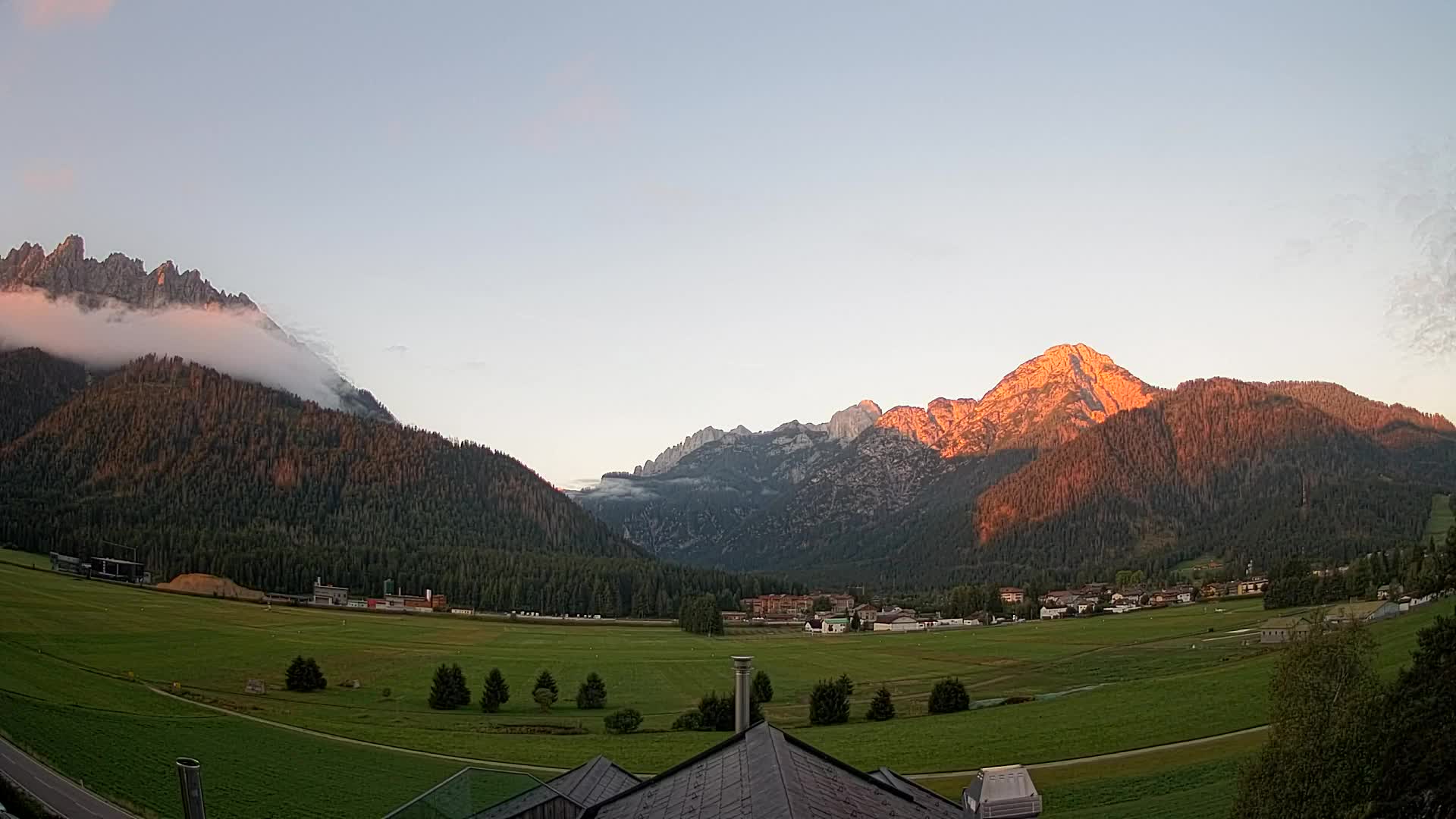 Webcam Toblach Dolomites – View from Hotel Rosengarten