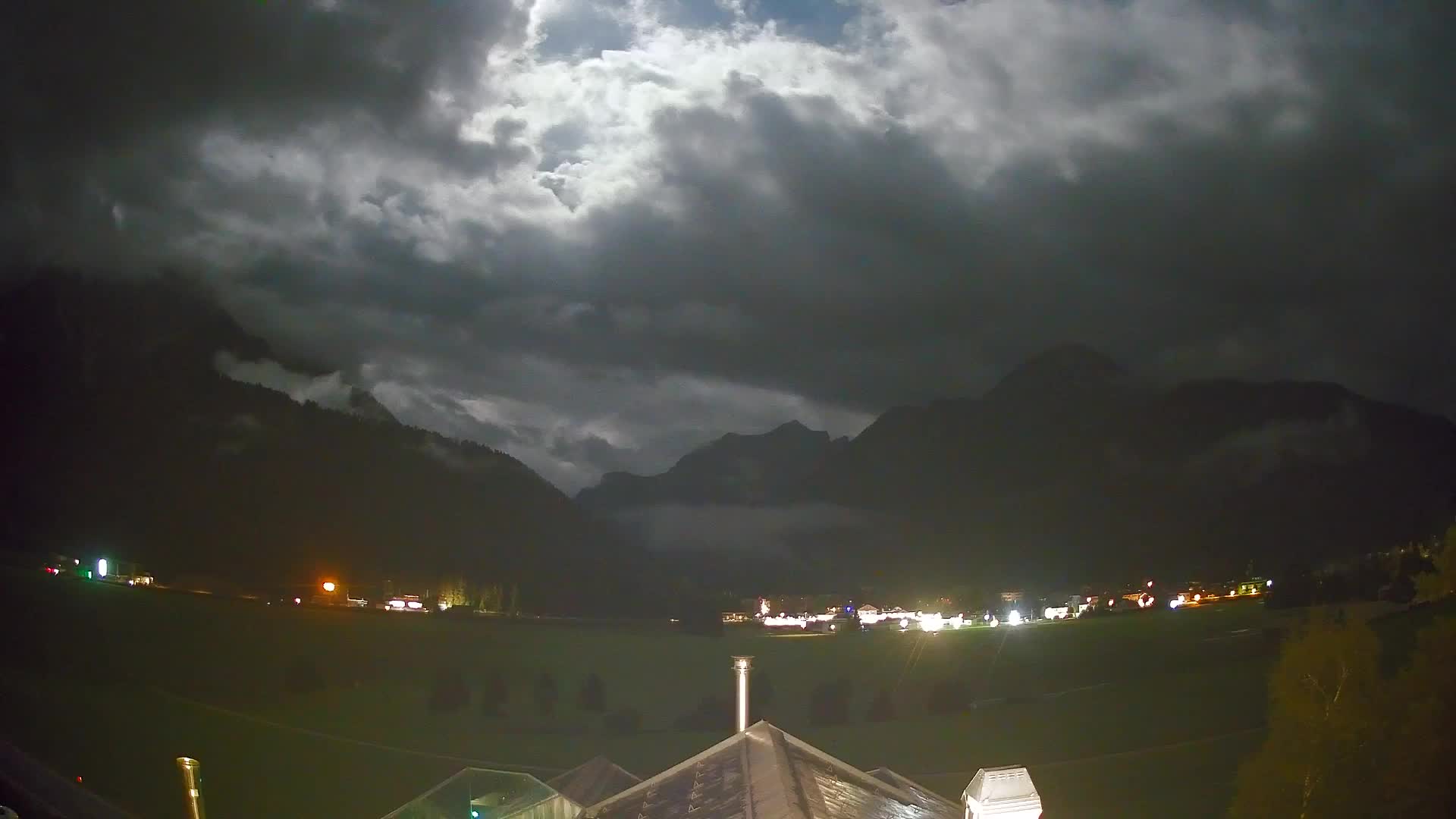 Spletna kamera Toblach Dolomiti – Pogled iz hotela Rosengarten