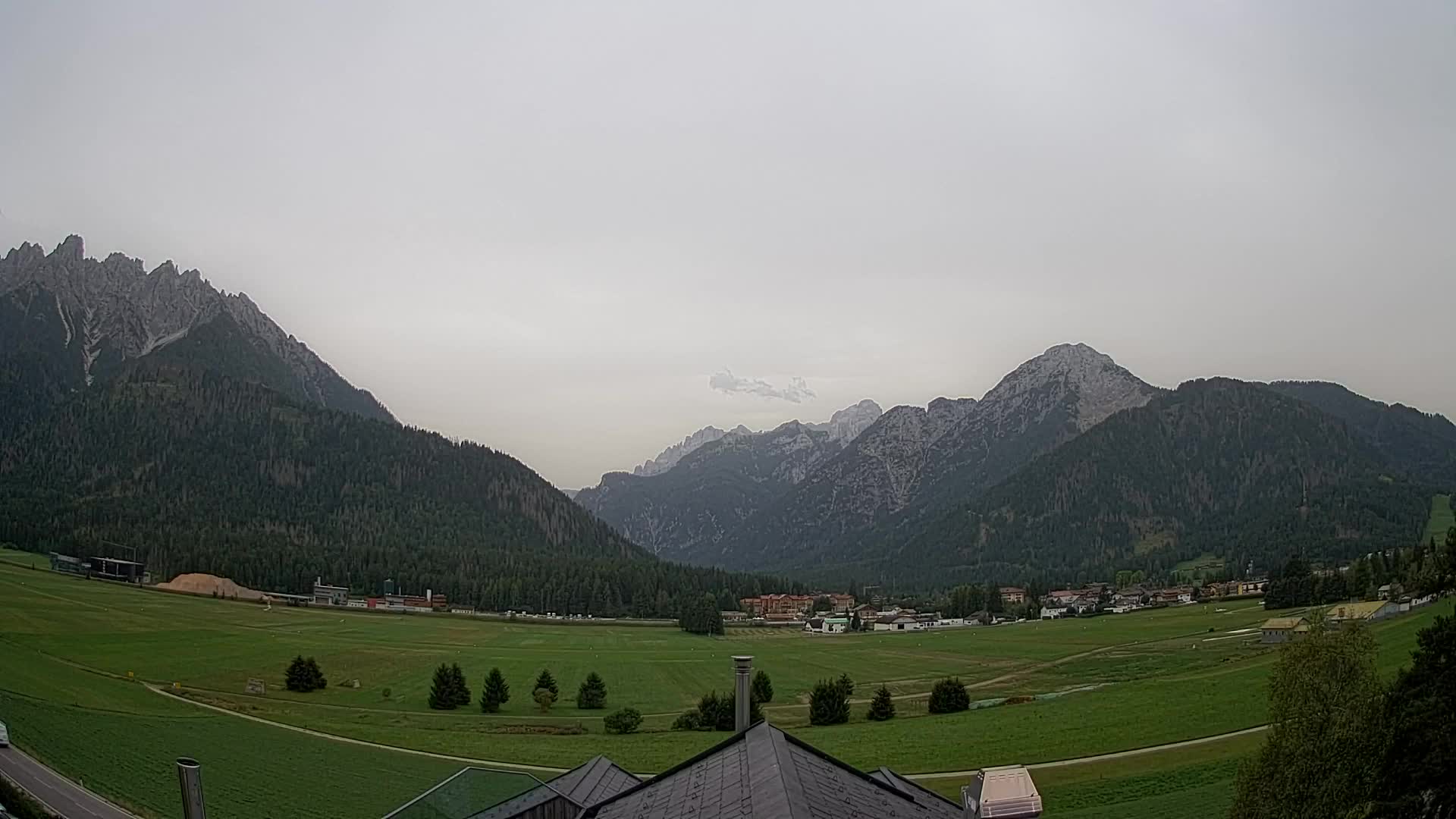 Web kamera Toblach Dolomiti – Pogled s Hotela Rosengarten