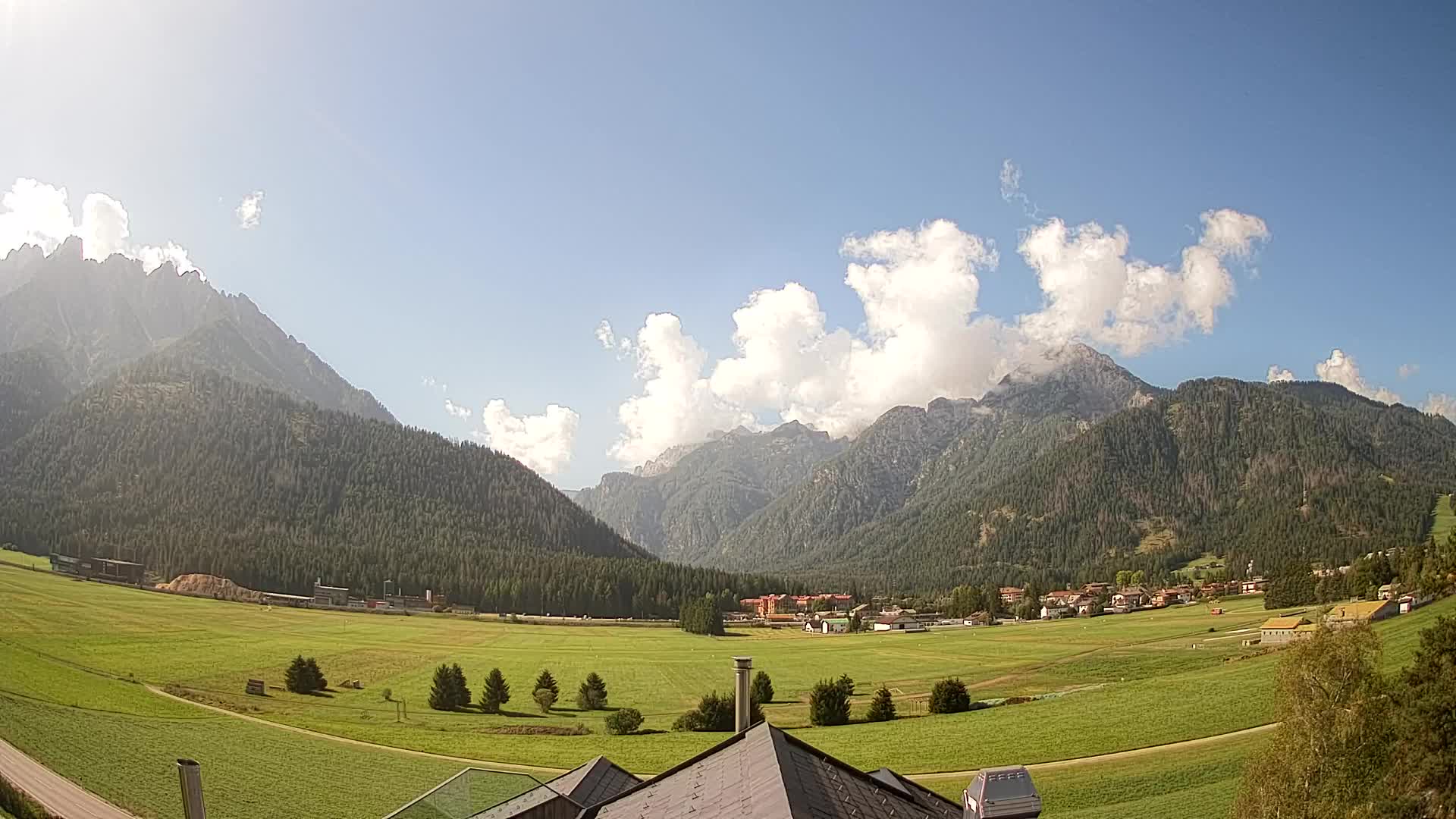 Webcam Toblach Dolomites – View from Hotel Rosengarten