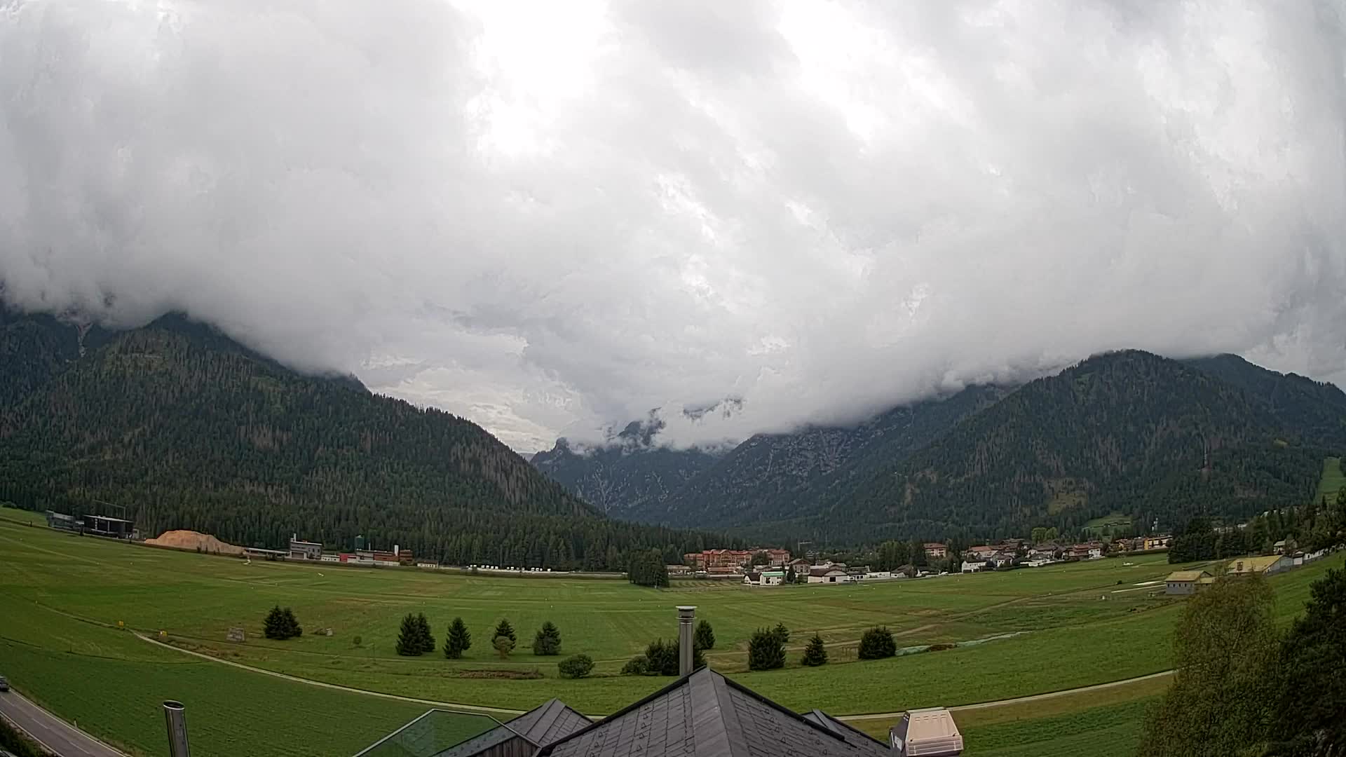 Spletna kamera Toblach Dolomiti – Pogled iz hotela Rosengarten