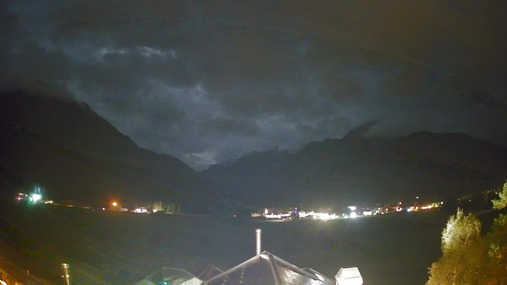 Spletna kamera Toblach Dolomiti – Pogled iz hotela Rosengarten