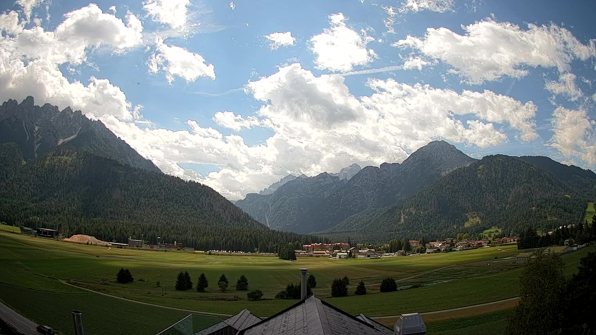 Web kamera Toblach Dolomiti – Pogled s Hotela Rosengarten