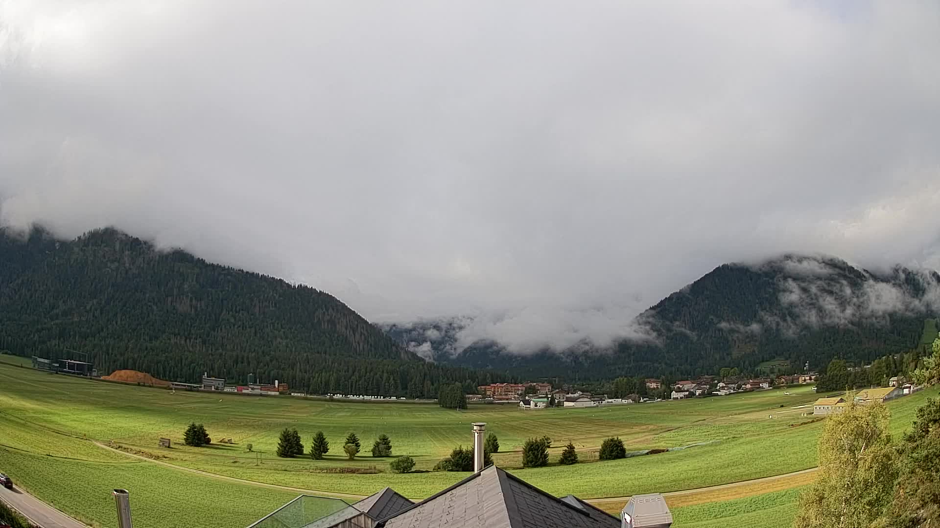 Web kamera Toblach Dolomiti – Pogled s Hotela Rosengarten