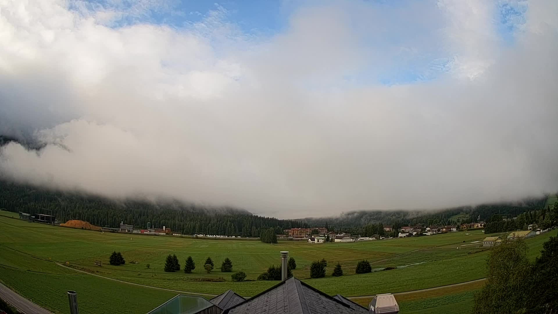 Spletna kamera Toblach Dolomiti – Pogled iz hotela Rosengarten