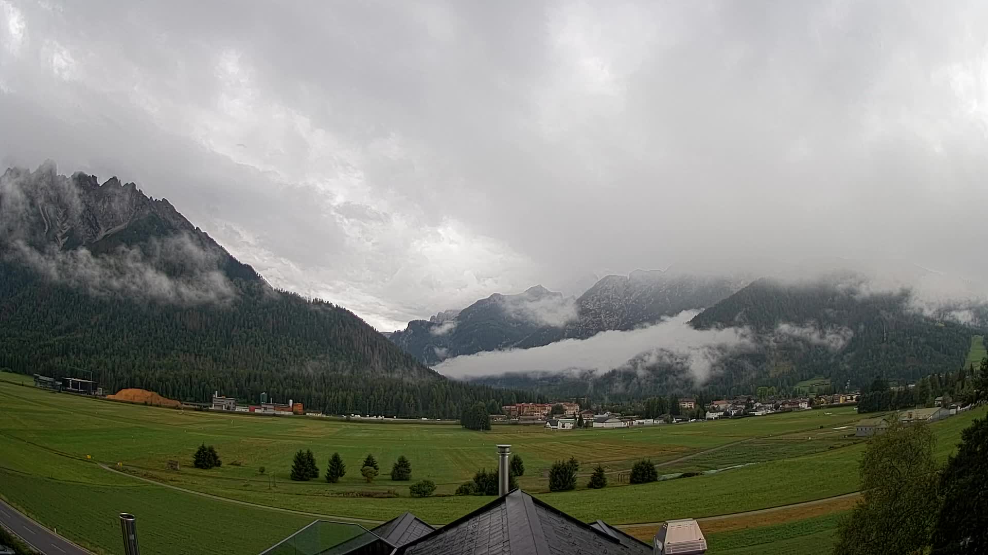 Webcam Toblach Dolomites – View from Hotel Rosengarten