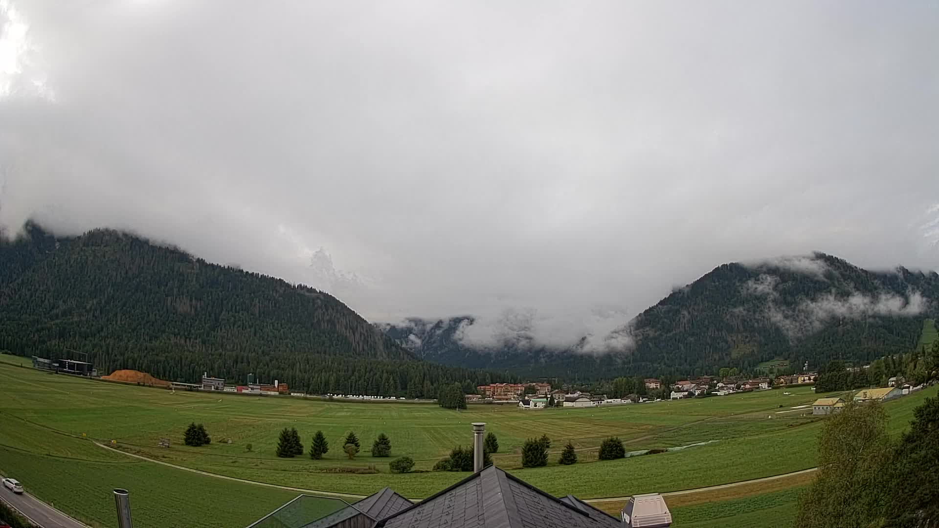 Spletna kamera Toblach Dolomiti – Pogled iz hotela Rosengarten