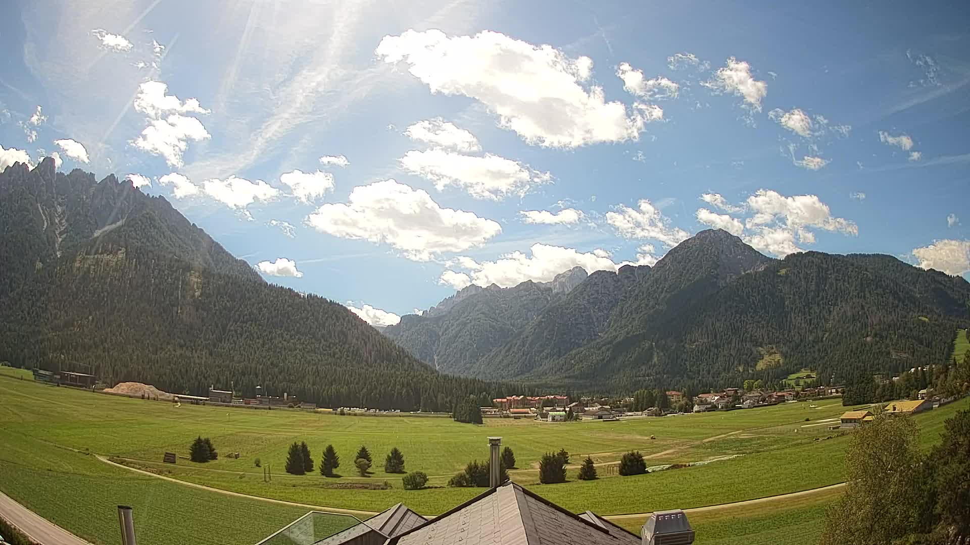 Webcam Toblach Dolomites – View from Hotel Rosengarten