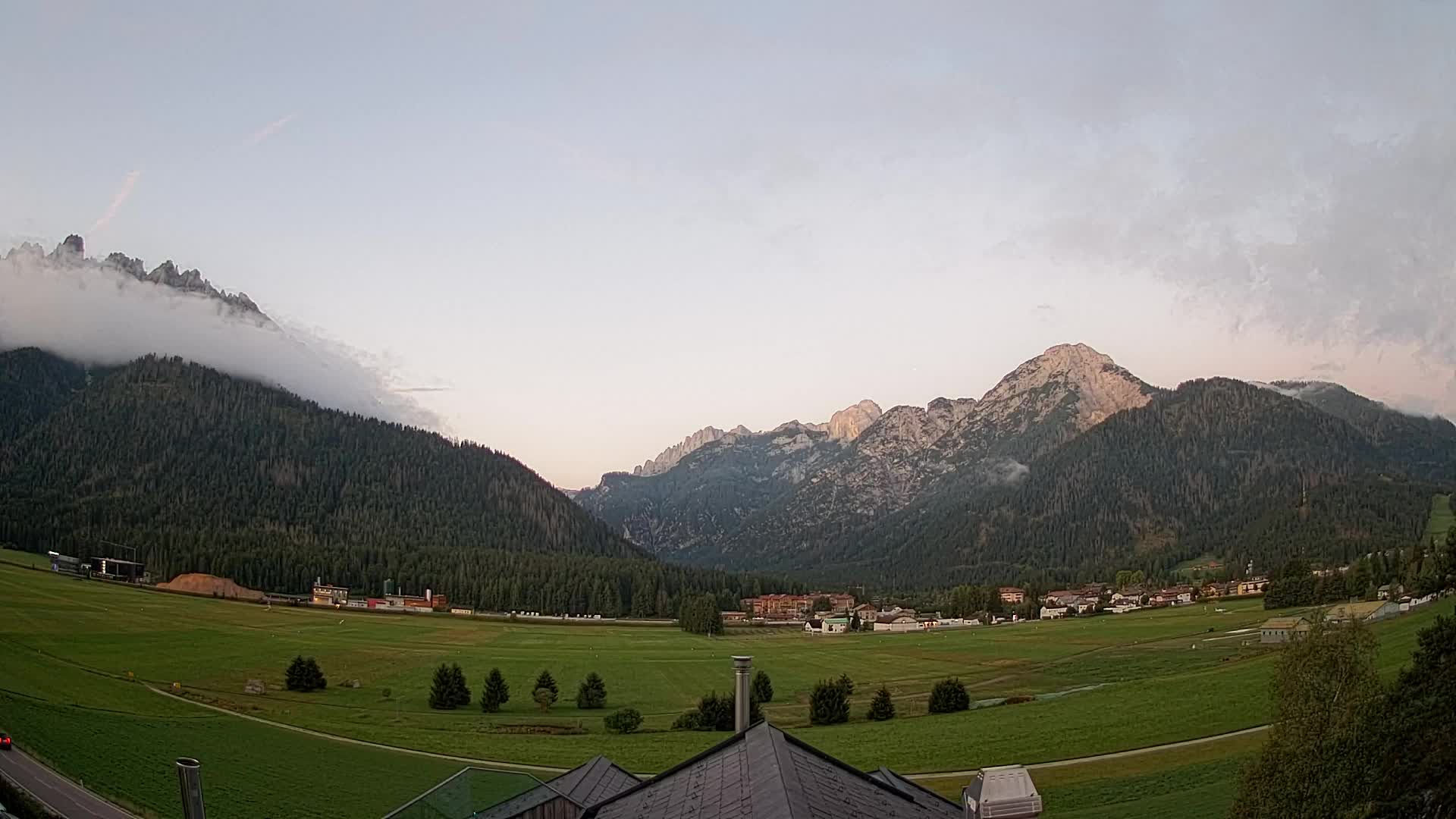 Web kamera Toblach Dolomiti – Pogled s Hotela Rosengarten