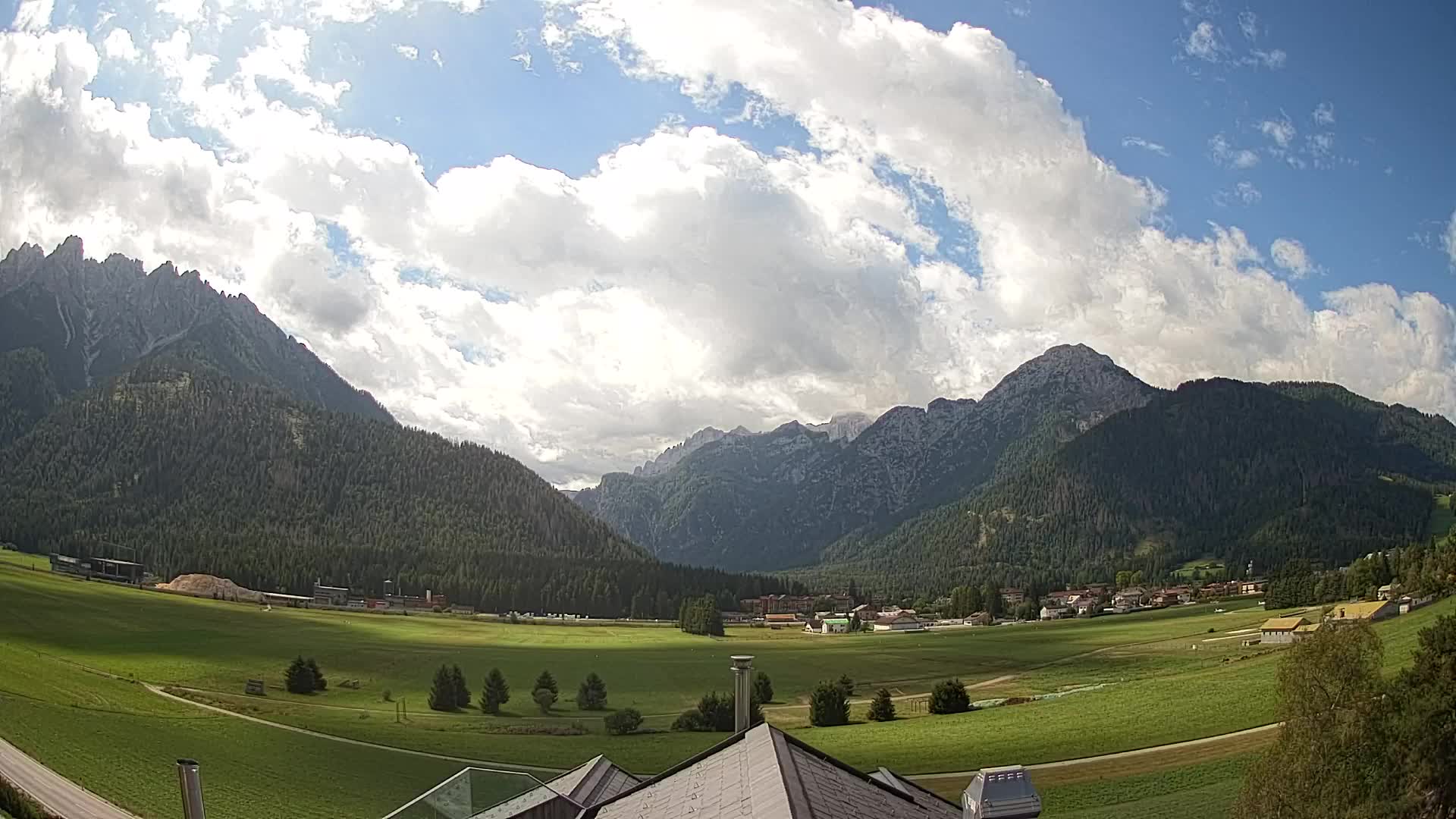 Webcam Toblach Dolomites – View from Hotel Rosengarten