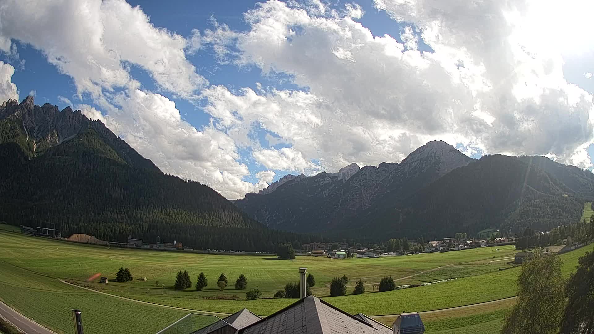 Webcam Toblach Dolomites – View from Hotel Rosengarten