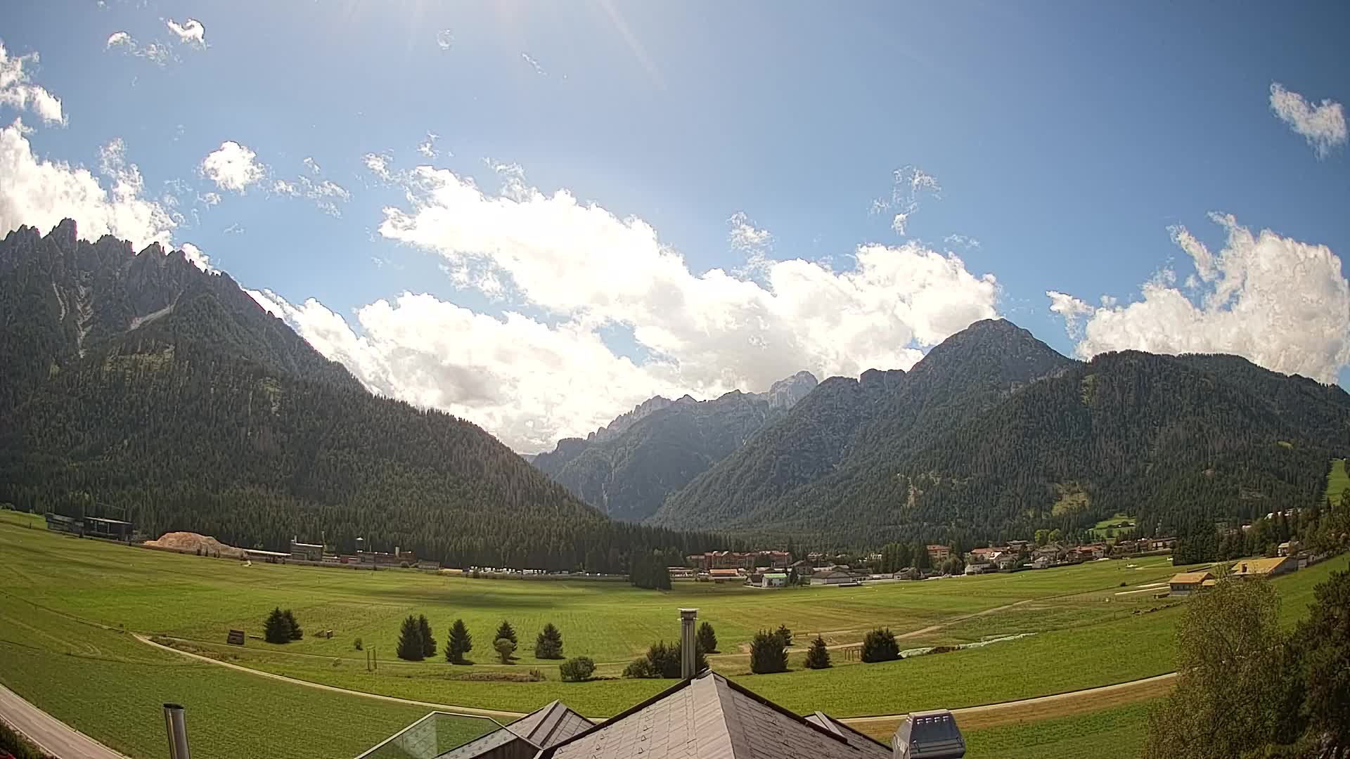 Webcam Toblach Dolomites – View from Hotel Rosengarten