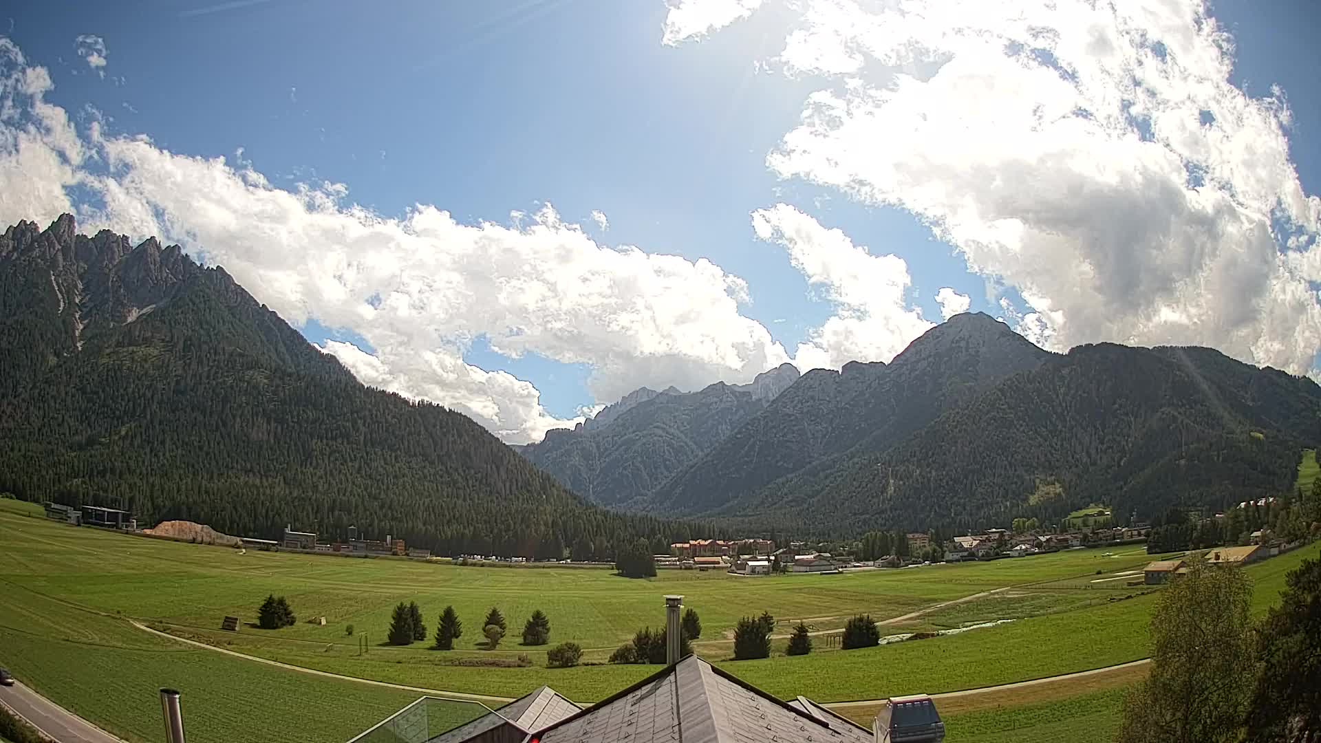 Webcam Toblach Dolomites – View from Hotel Rosengarten
