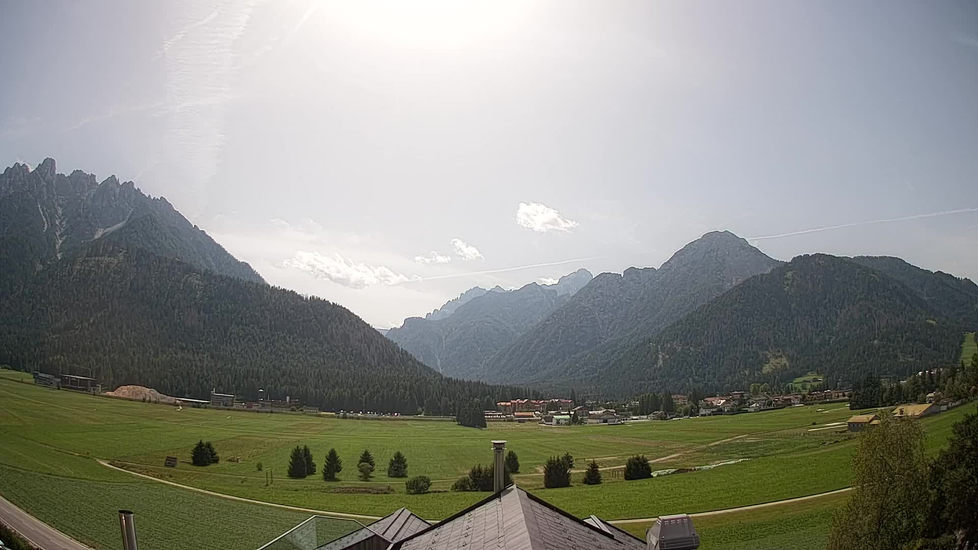 Spletna kamera Toblach Dolomiti – Pogled iz hotela Rosengarten