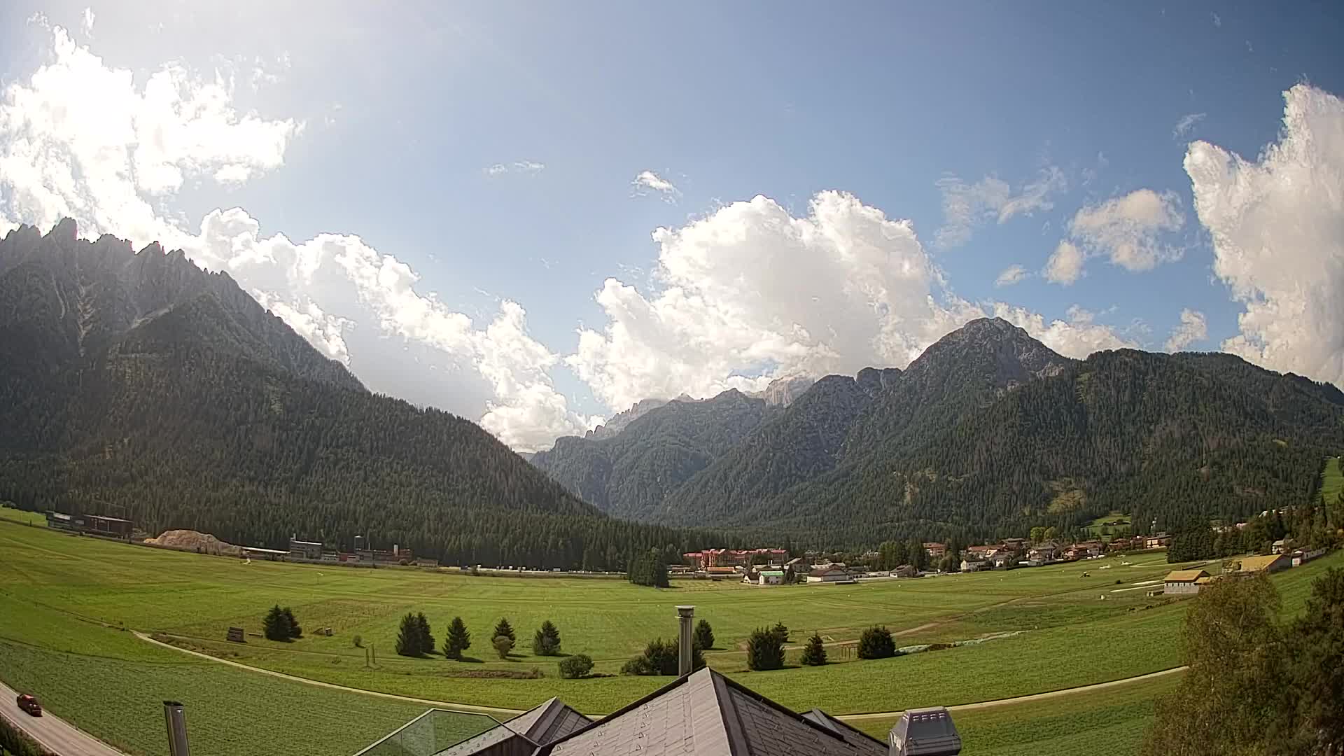 Webcam Toblach Dolomites – View from Hotel Rosengarten