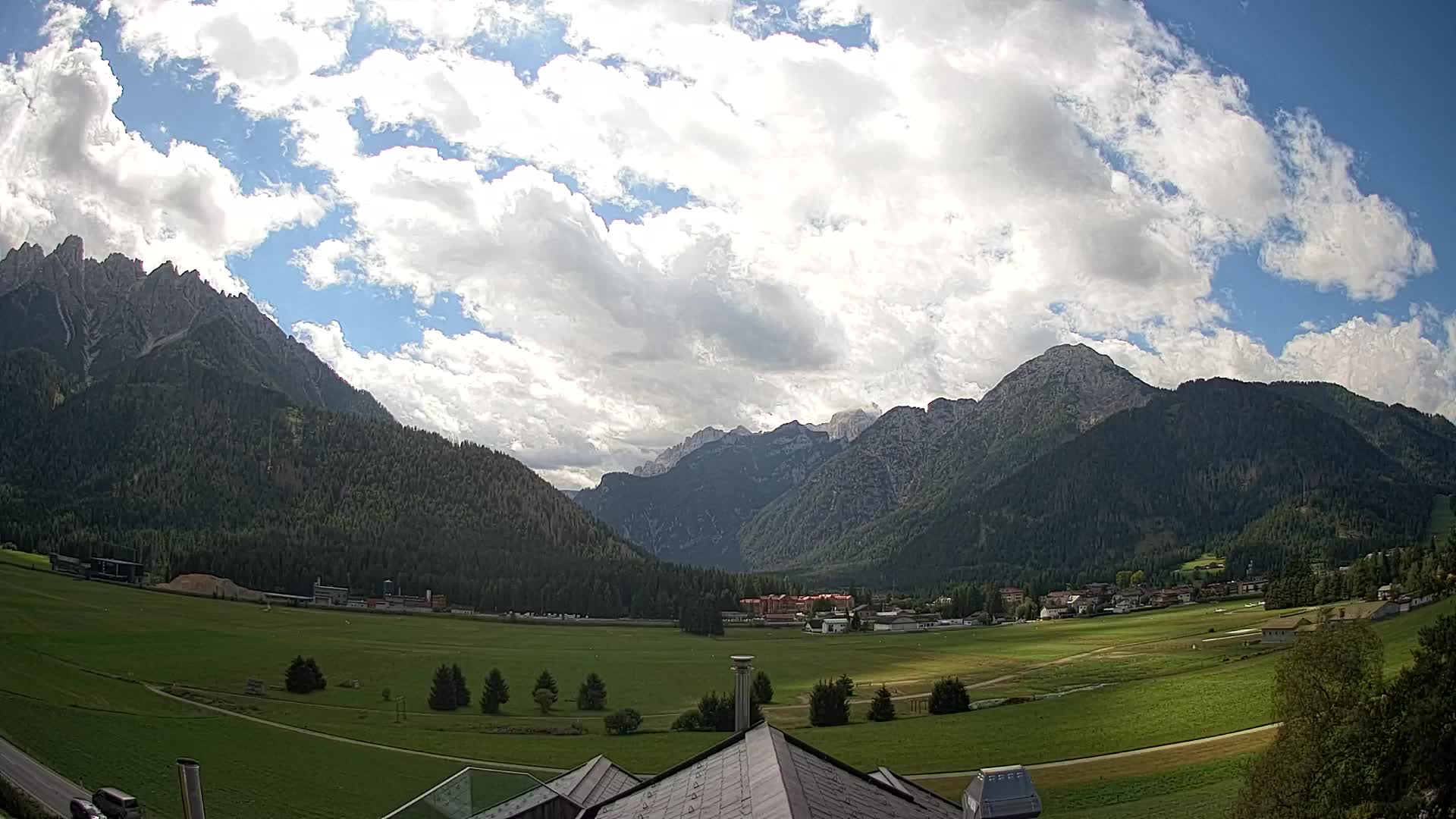 Webcam Toblach Dolomites – View from Hotel Rosengarten
