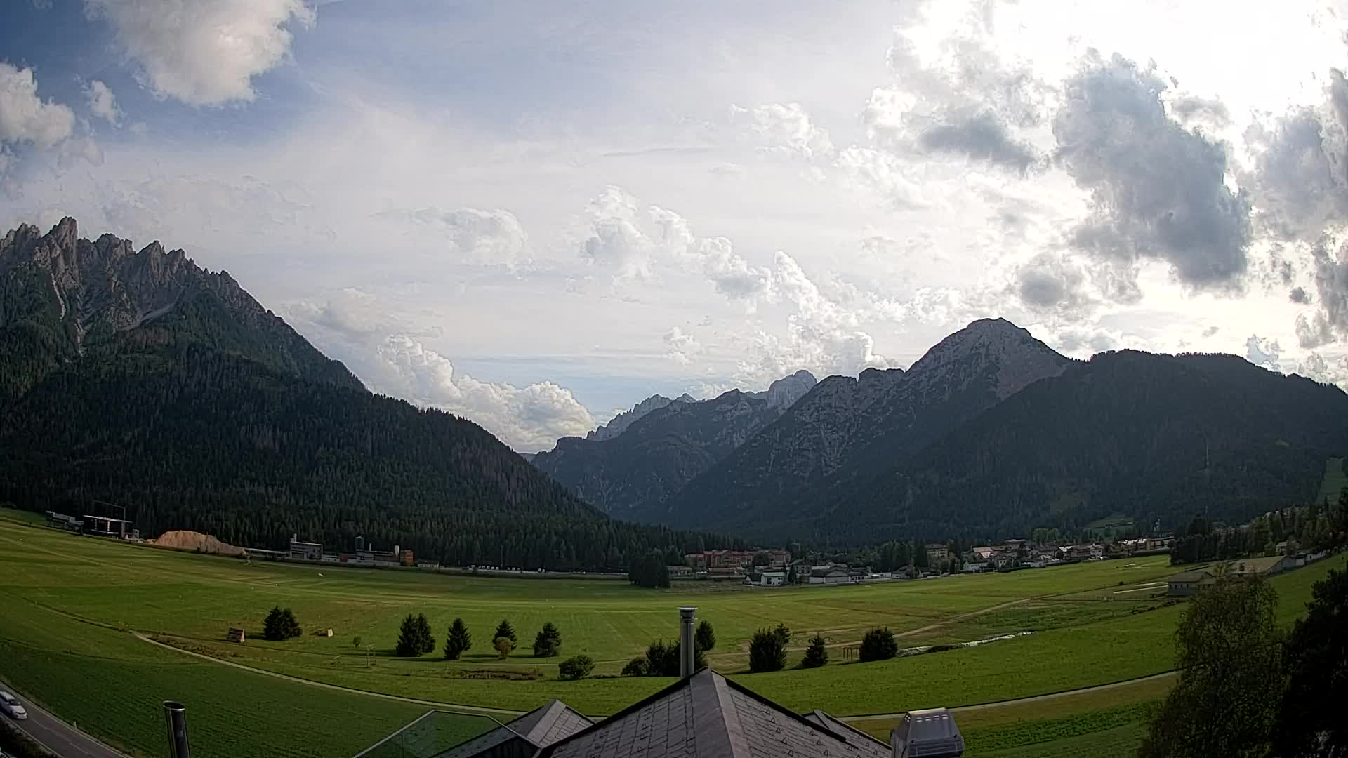 Webcam Toblach Dolomites – View from Hotel Rosengarten