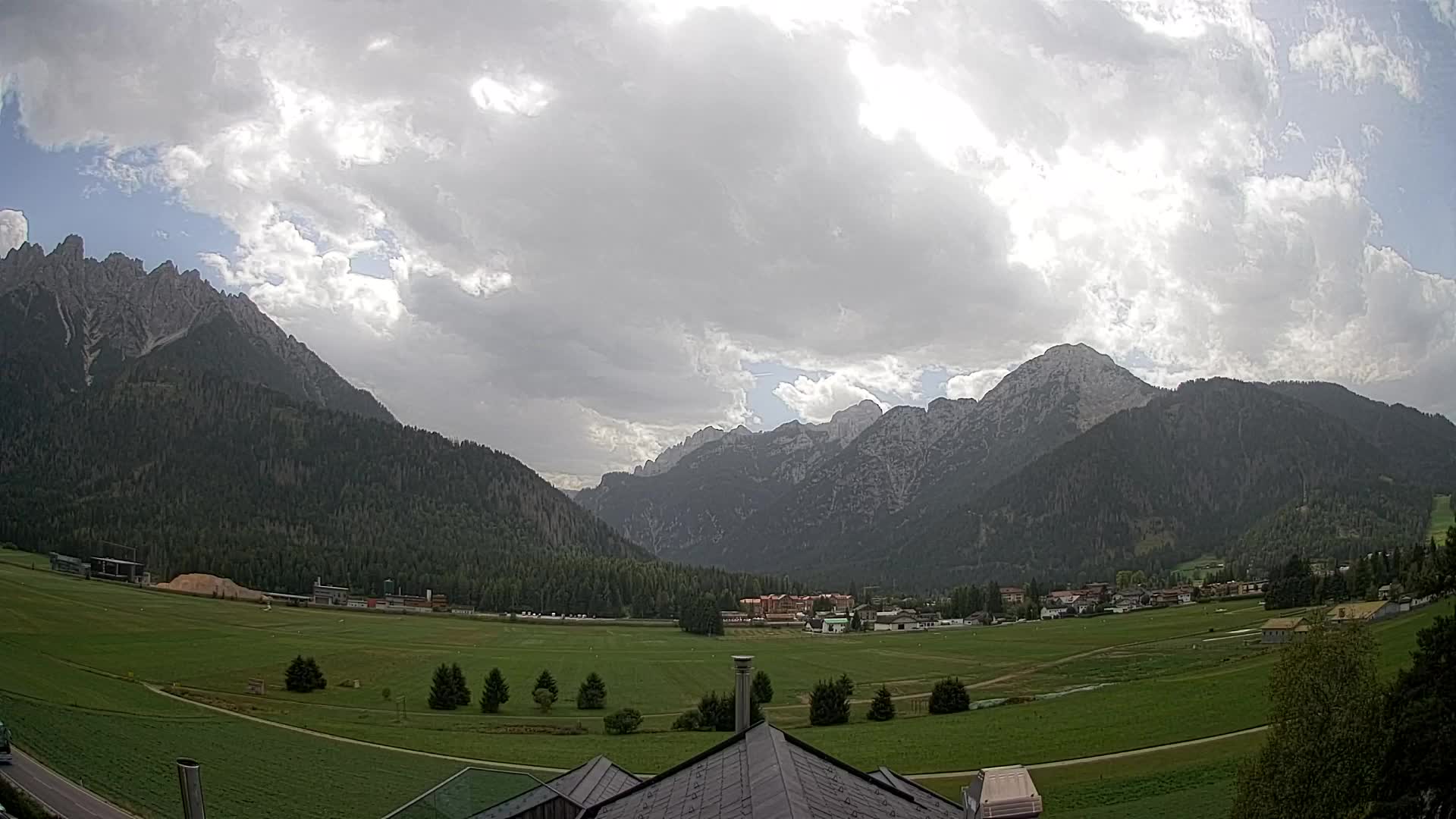 Webcam Toblach Dolomites – View from Hotel Rosengarten
