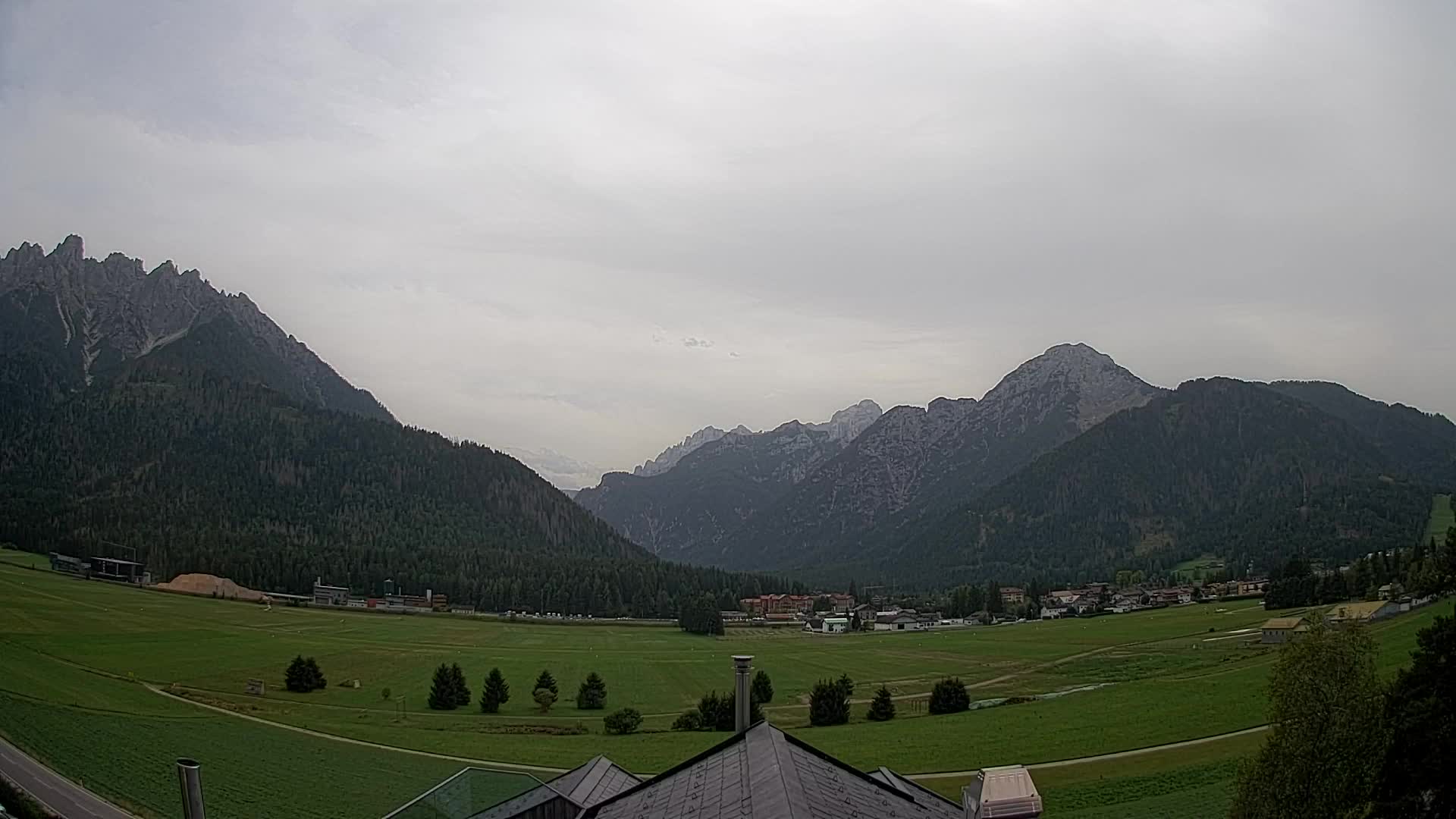 Spletna kamera Toblach Dolomiti – Pogled iz hotela Rosengarten