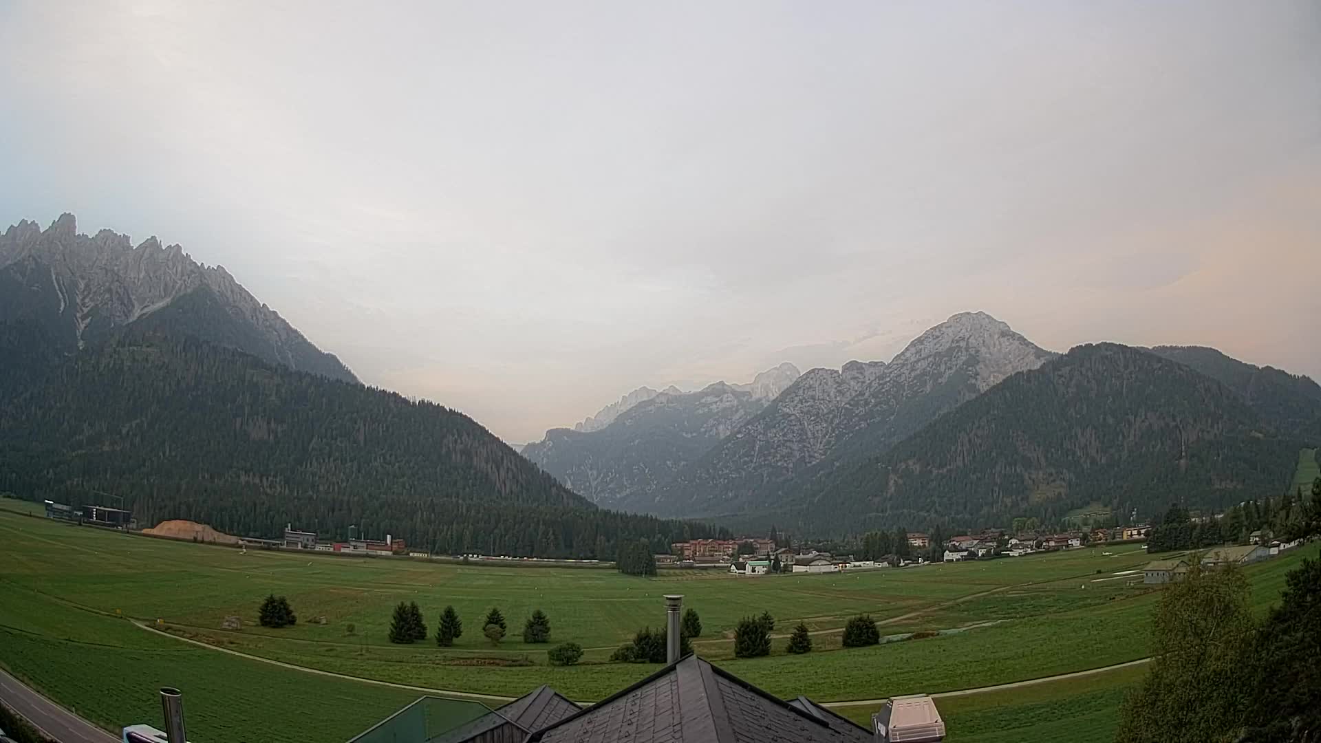Web kamera Toblach Dolomiti – Pogled s Hotela Rosengarten