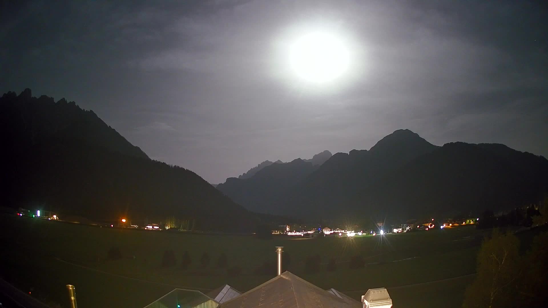 Webcam Toblach Dolomites – View from Hotel Rosengarten