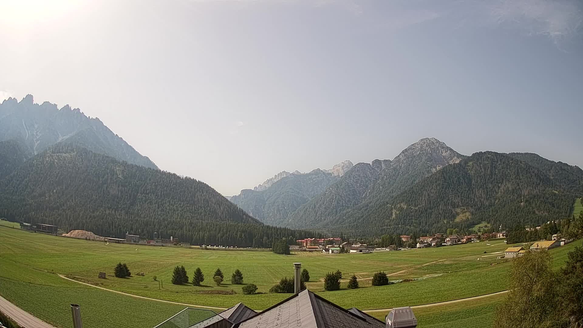 Web kamera Toblach Dolomiti – Pogled s Hotela Rosengarten