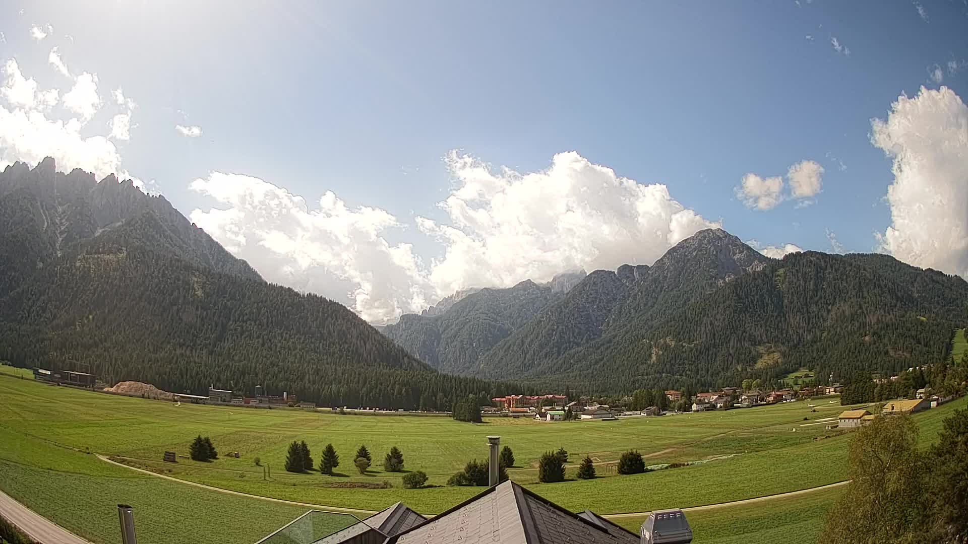Webcam Toblach Dolomites – View from Hotel Rosengarten