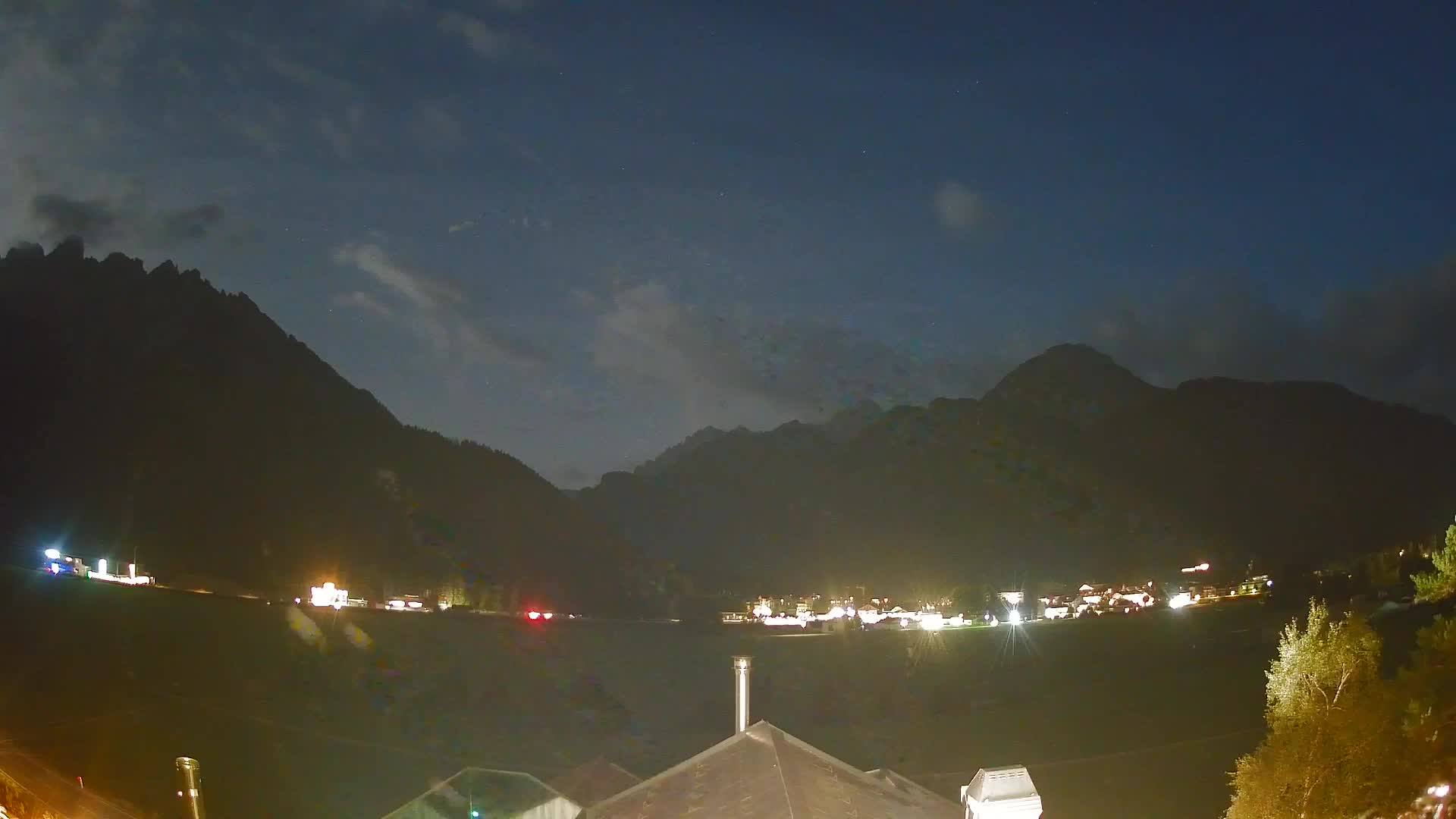 Spletna kamera Toblach Dolomiti – Pogled iz hotela Rosengarten
