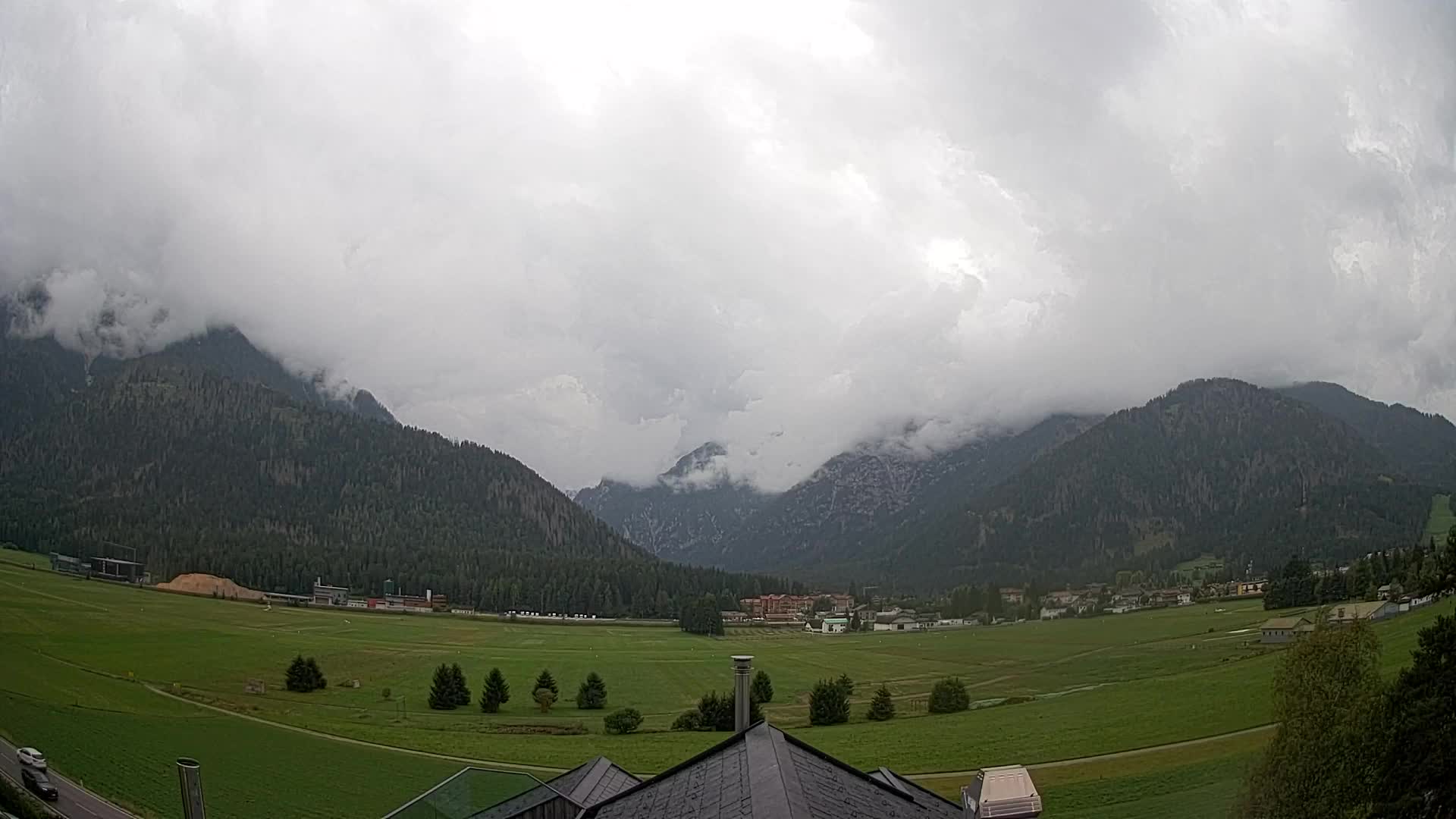 Web kamera Toblach Dolomiti – Pogled s Hotela Rosengarten