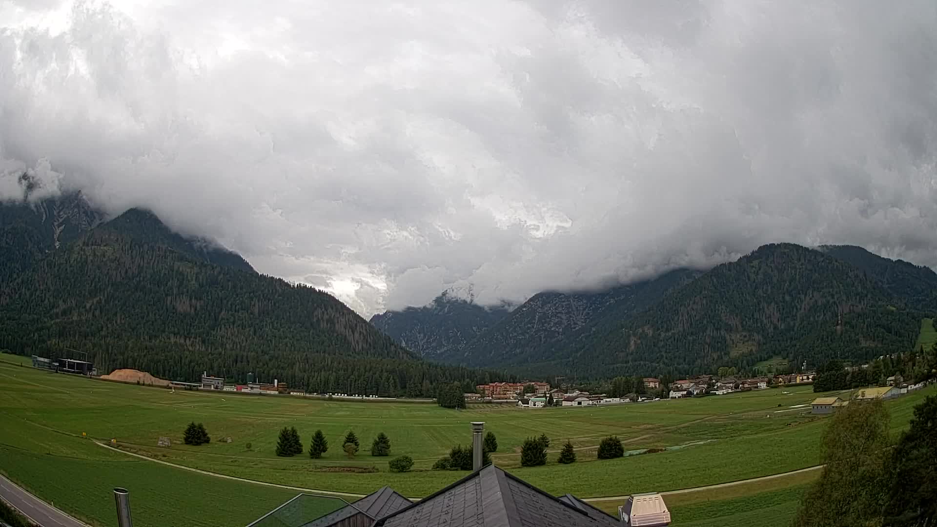 Web kamera Toblach Dolomiti – Pogled s Hotela Rosengarten