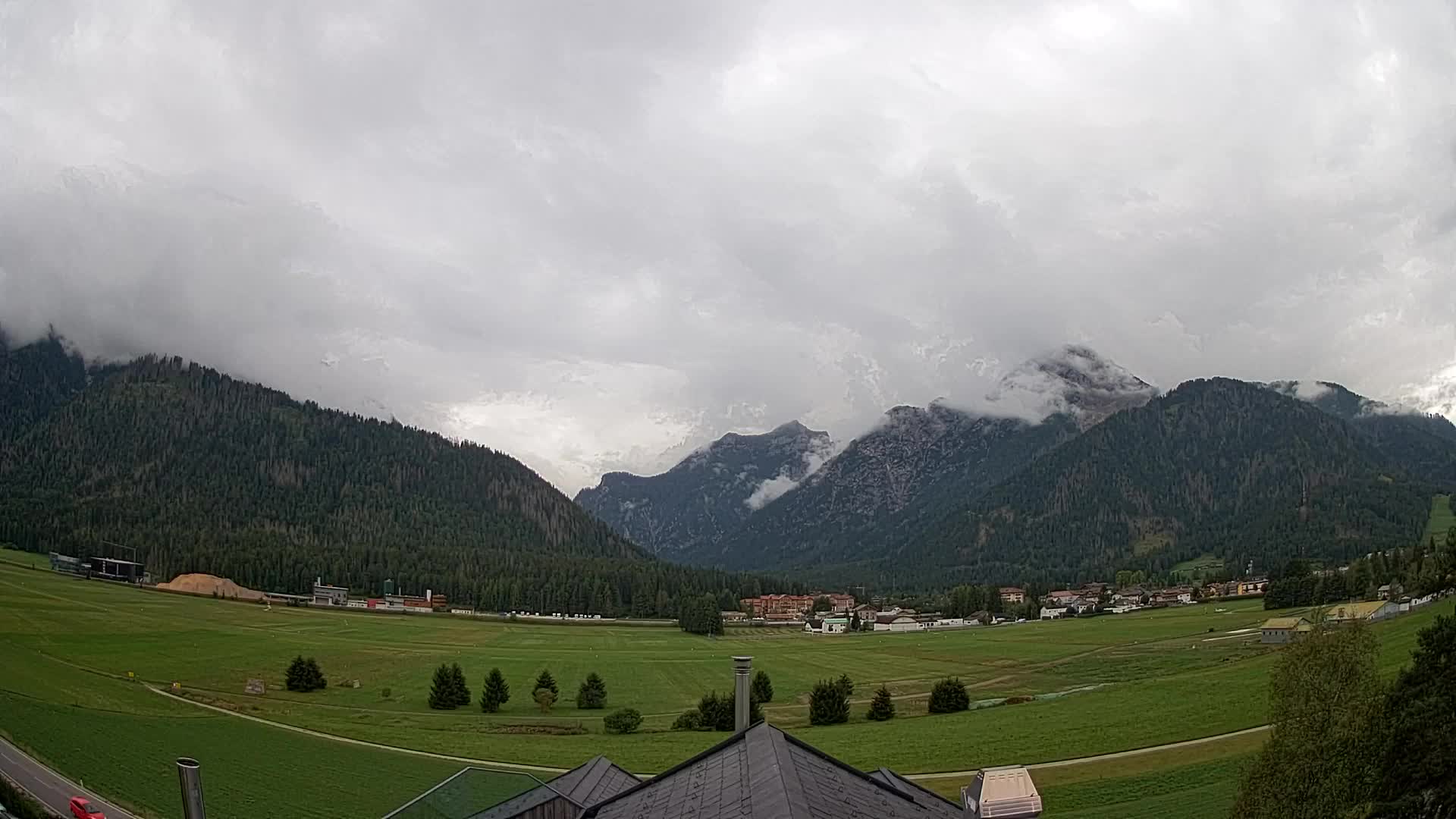 Web kamera Toblach Dolomiti – Pogled s Hotela Rosengarten