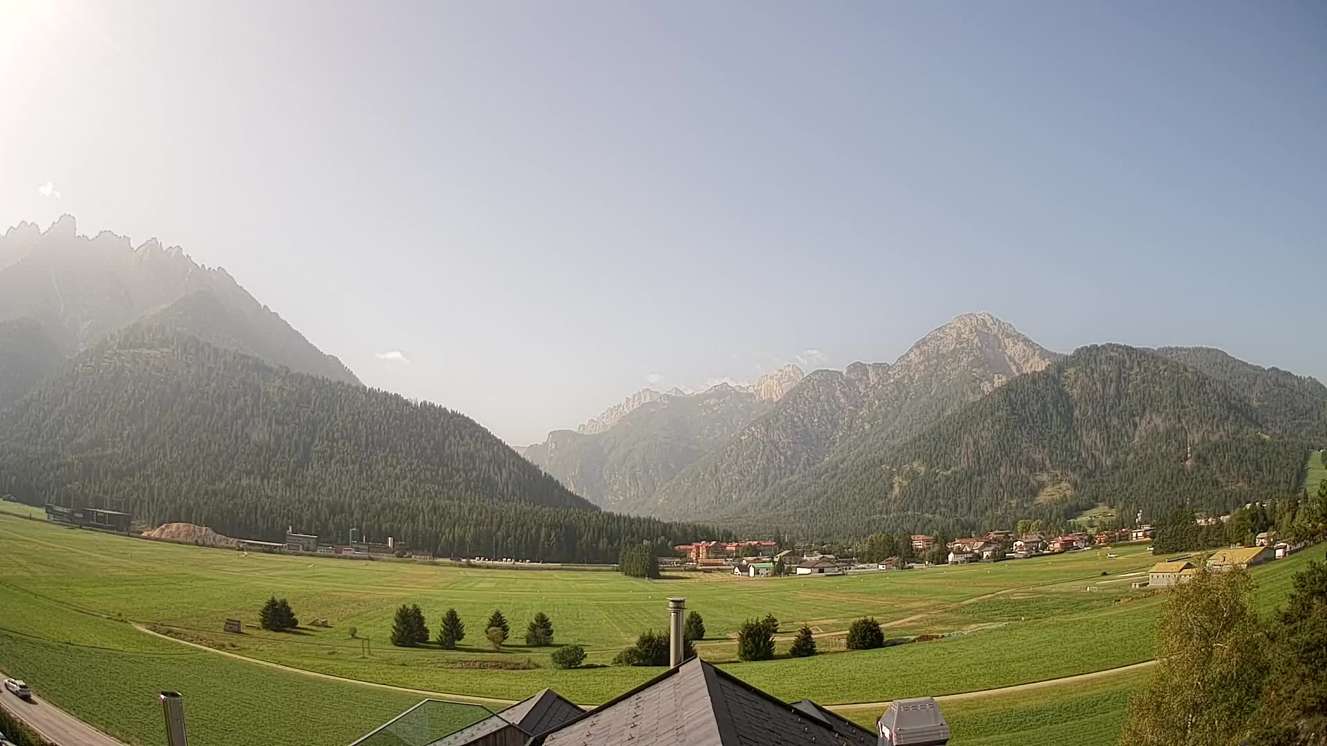 Spletna kamera Toblach Dolomiti – Pogled iz hotela Rosengarten