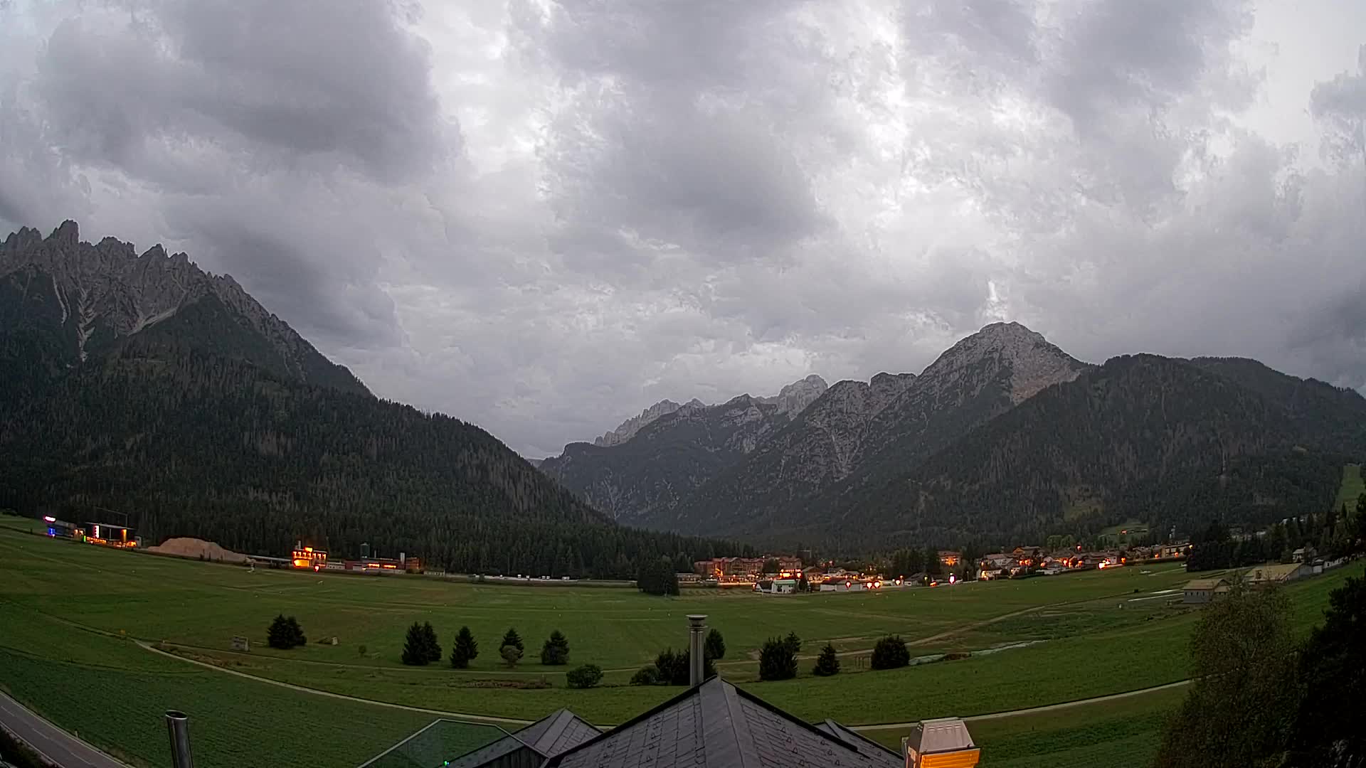 Spletna kamera Toblach Dolomiti – Pogled iz hotela Rosengarten
