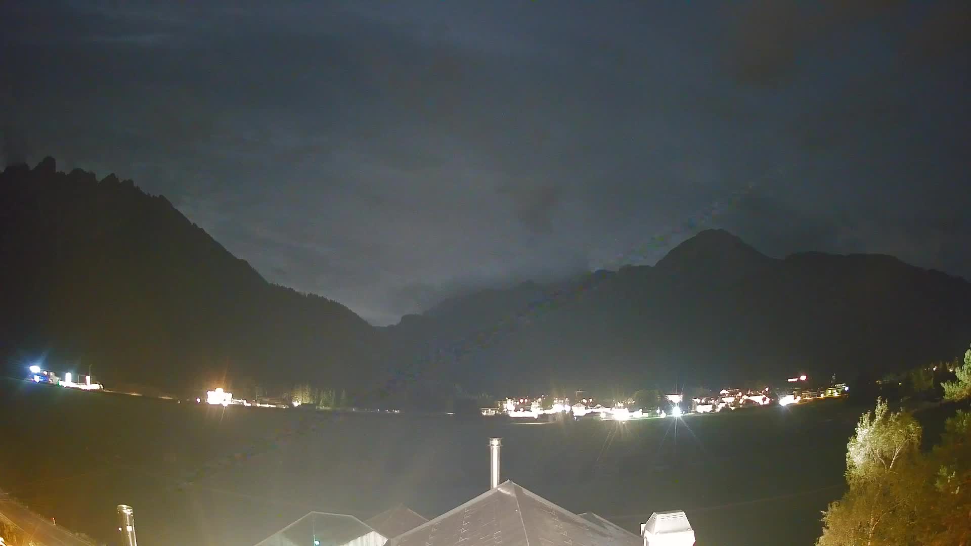 Spletna kamera Toblach Dolomiti – Pogled iz hotela Rosengarten