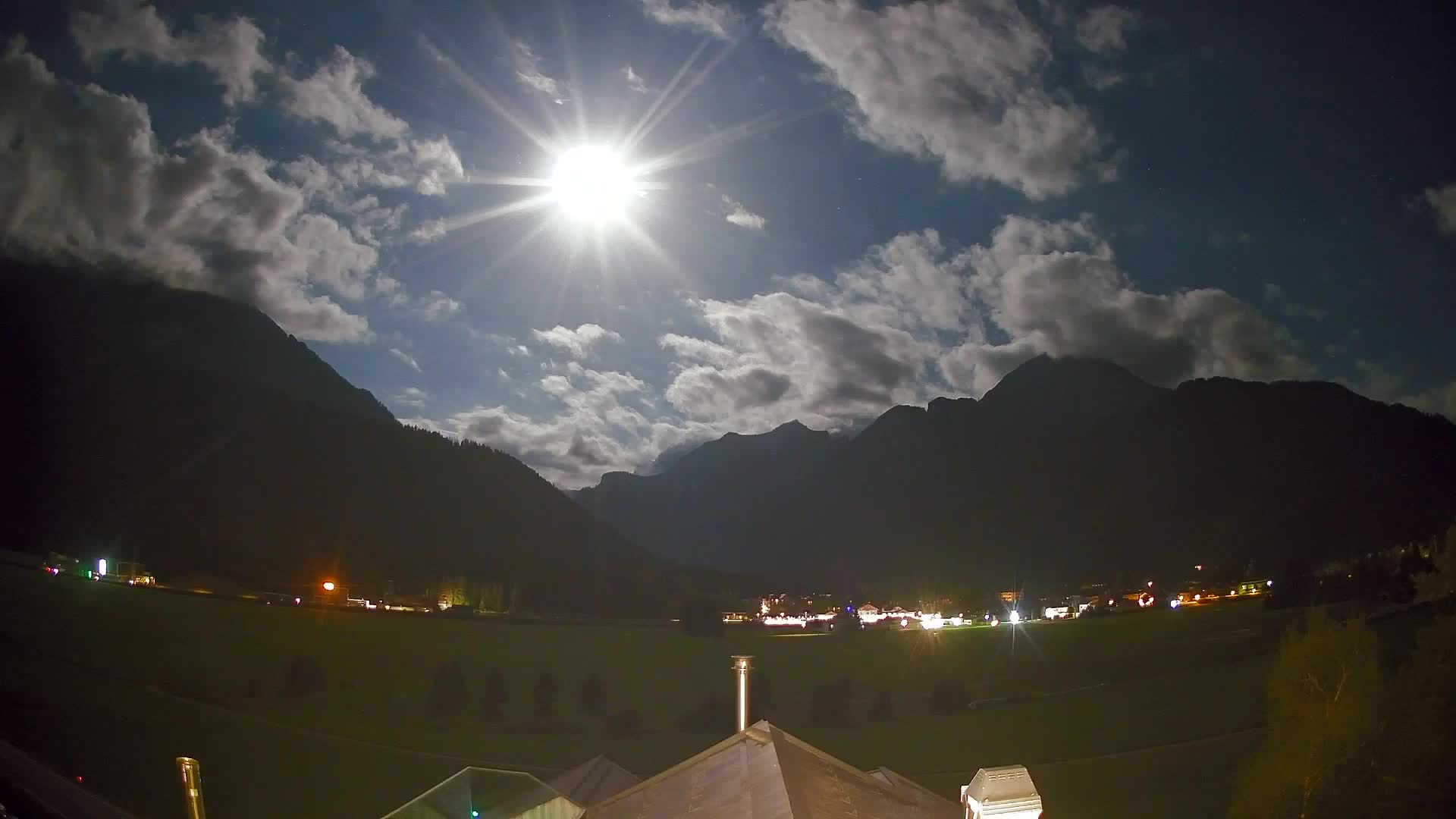 Webcam Toblach Dolomites – View from Hotel Rosengarten