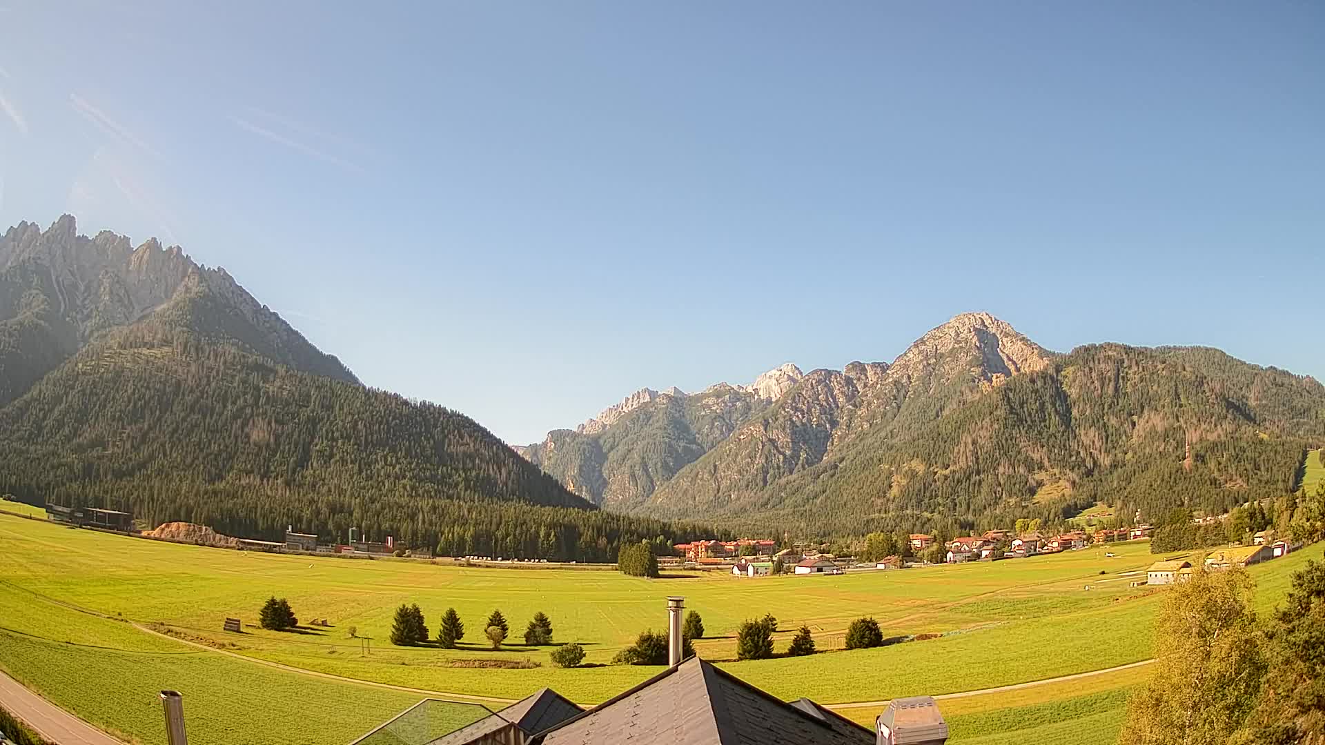 Spletna kamera Toblach Dolomiti – Pogled iz hotela Rosengarten