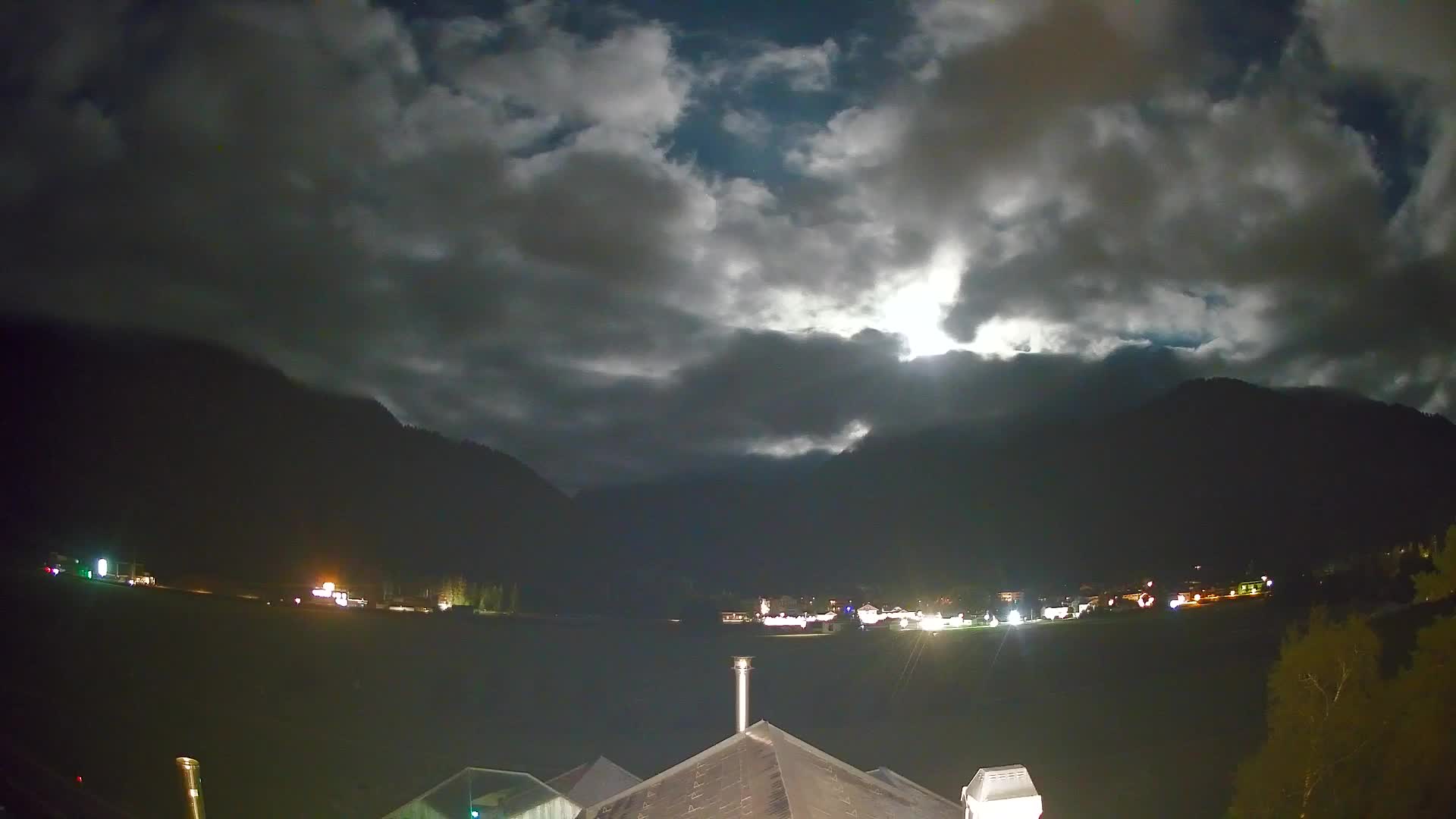 Spletna kamera Toblach Dolomiti – Pogled iz hotela Rosengarten