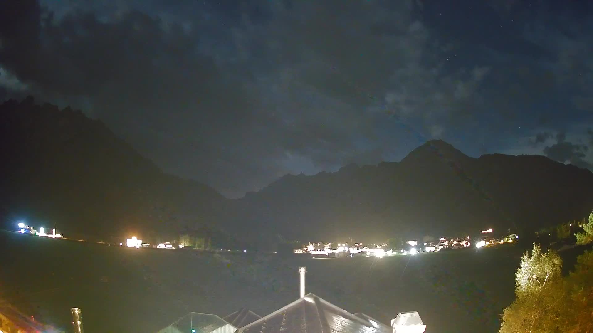 Spletna kamera Toblach Dolomiti – Pogled iz hotela Rosengarten