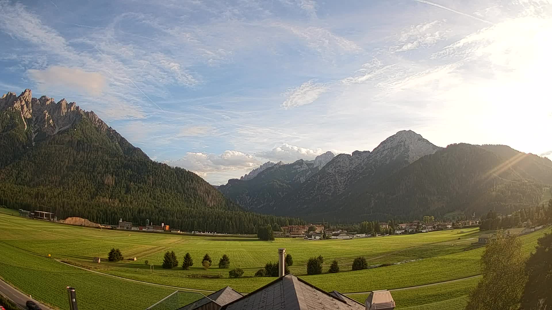 Spletna kamera Toblach Dolomiti – Pogled iz hotela Rosengarten