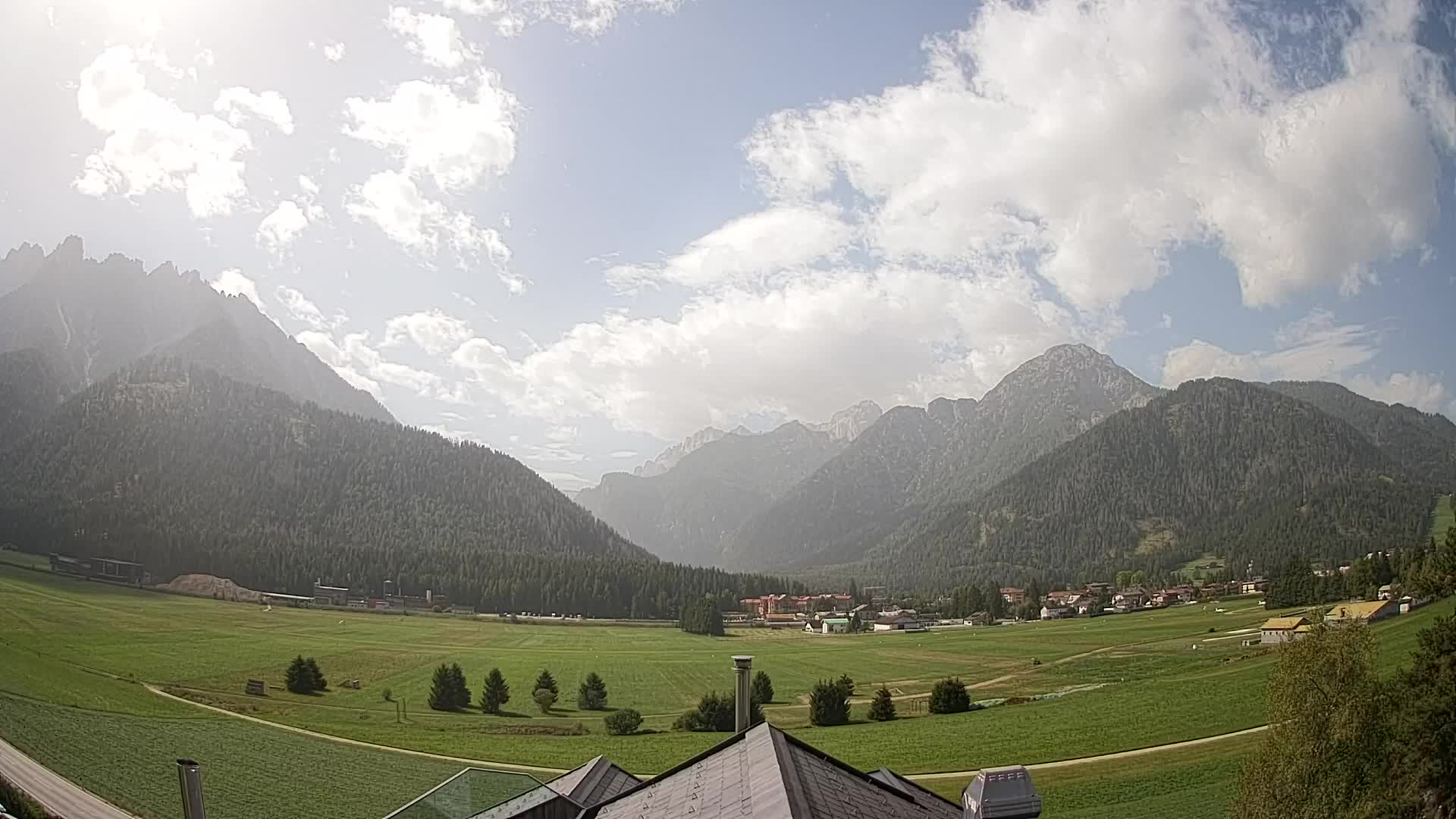 Web kamera Toblach Dolomiti – Pogled s Hotela Rosengarten