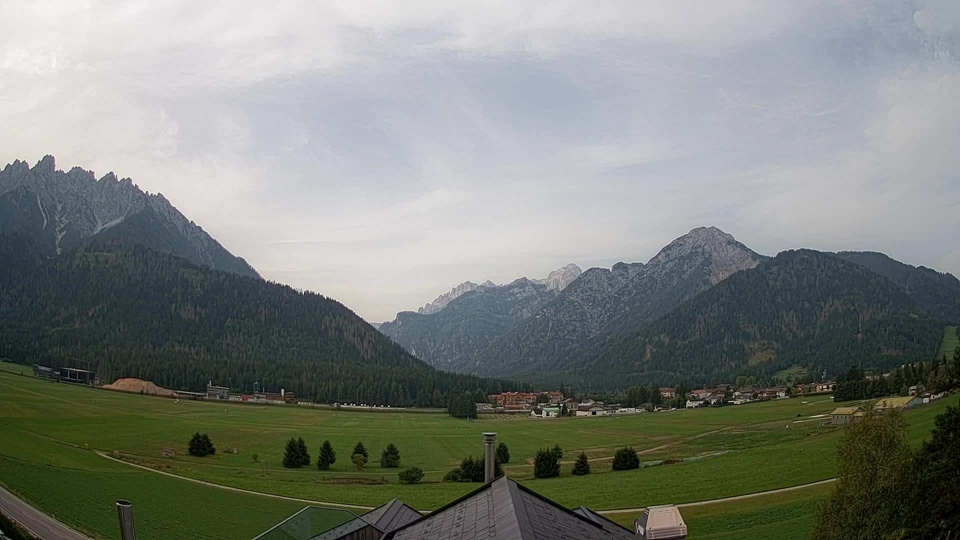 Spletna kamera Toblach Dolomiti – Pogled iz hotela Rosengarten