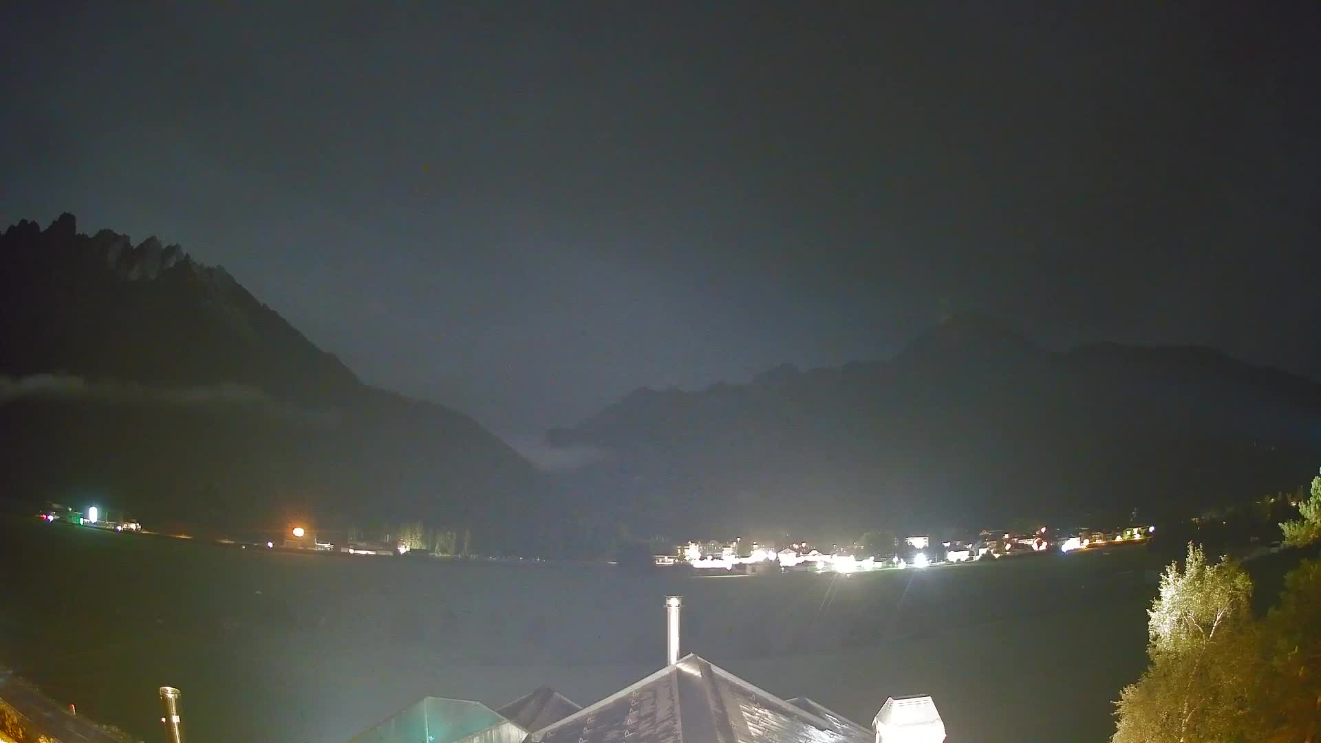 Spletna kamera Toblach Dolomiti – Pogled iz hotela Rosengarten